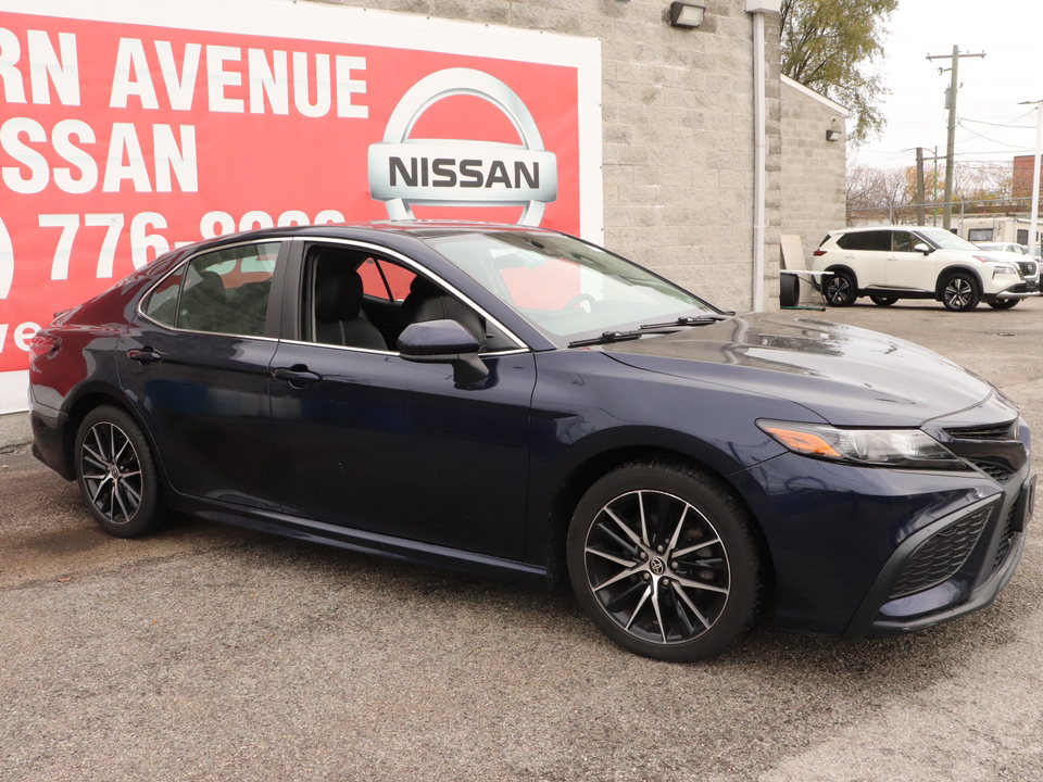 2021 Toyota Camry SE 22