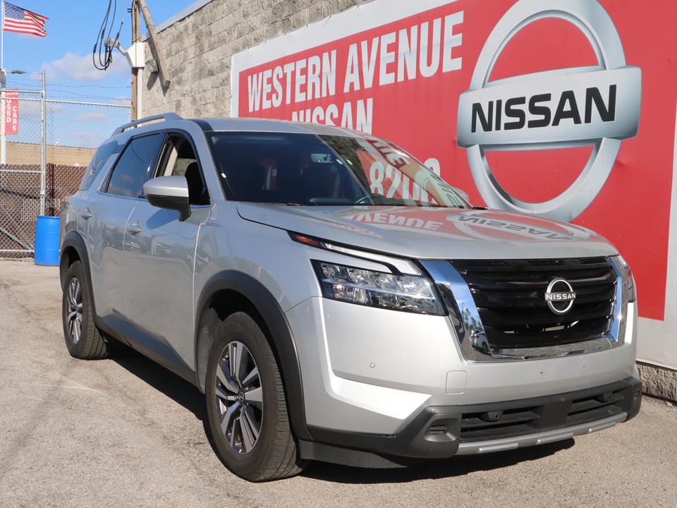 2023 Nissan Pathfinder SL 1