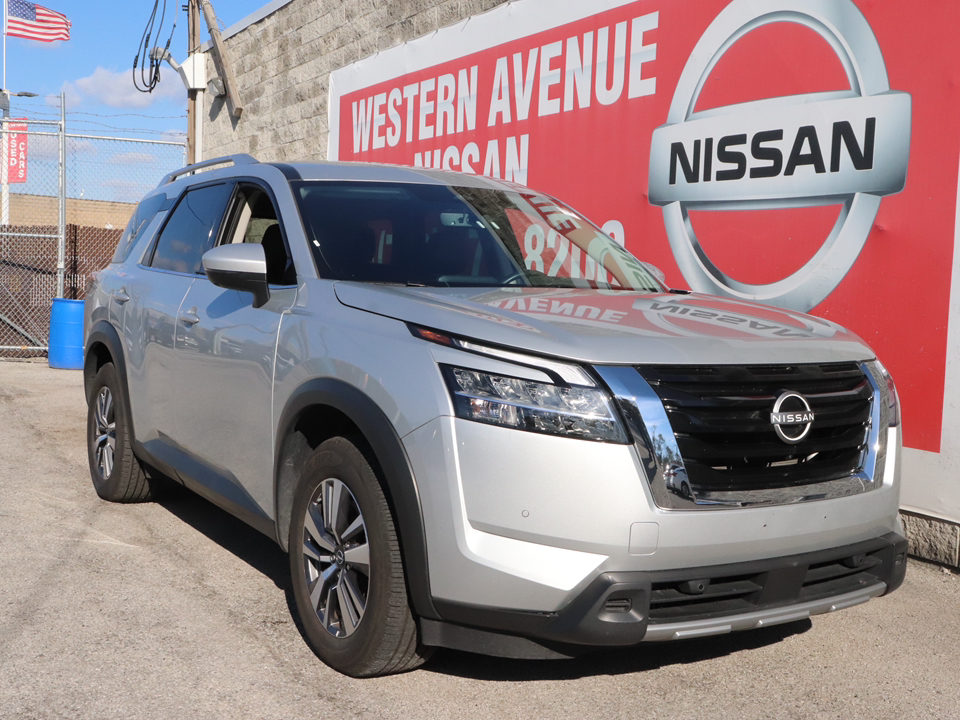 2023 Nissan Pathfinder SL 2