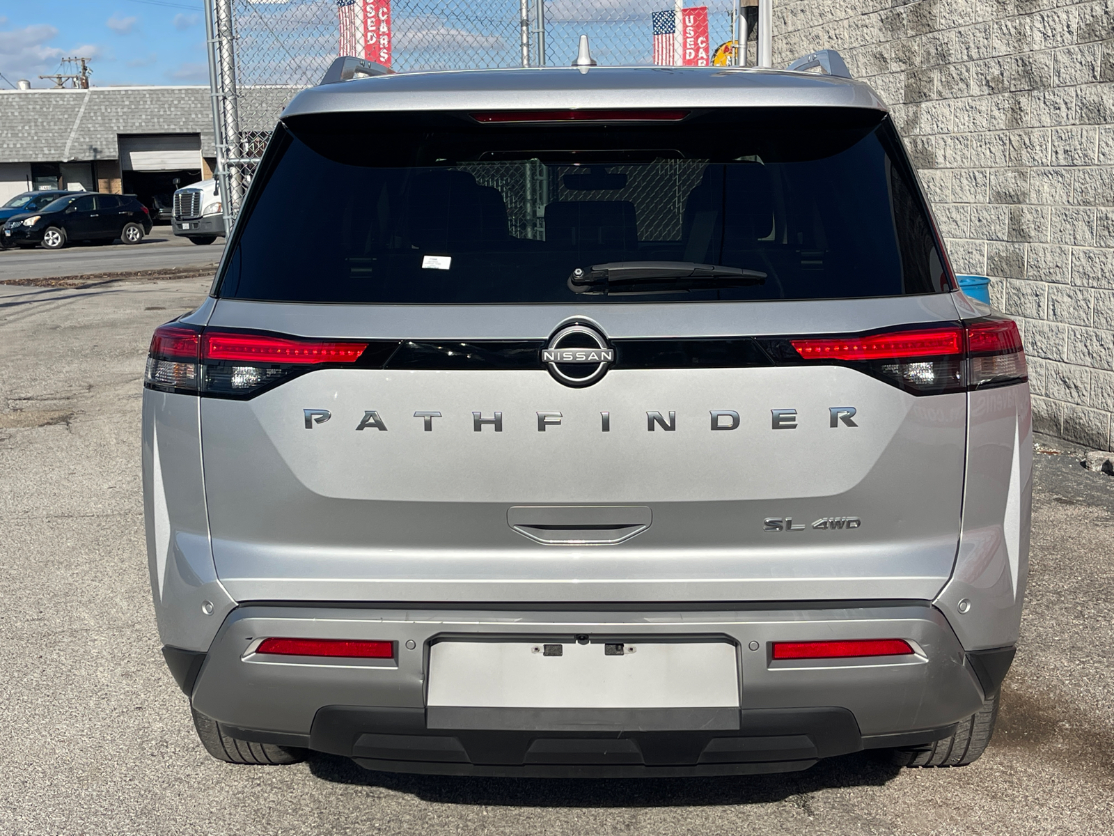 2023 Nissan Pathfinder SL 5