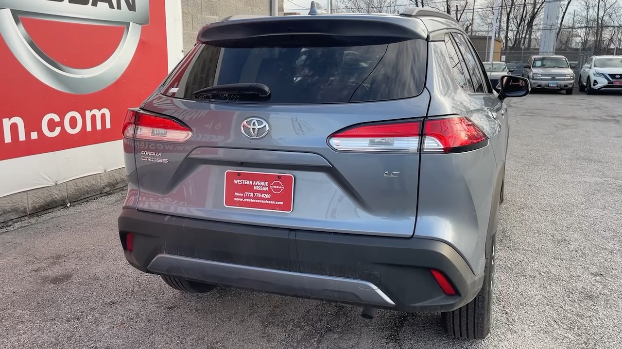 2022 Toyota Corolla Cross LE 5