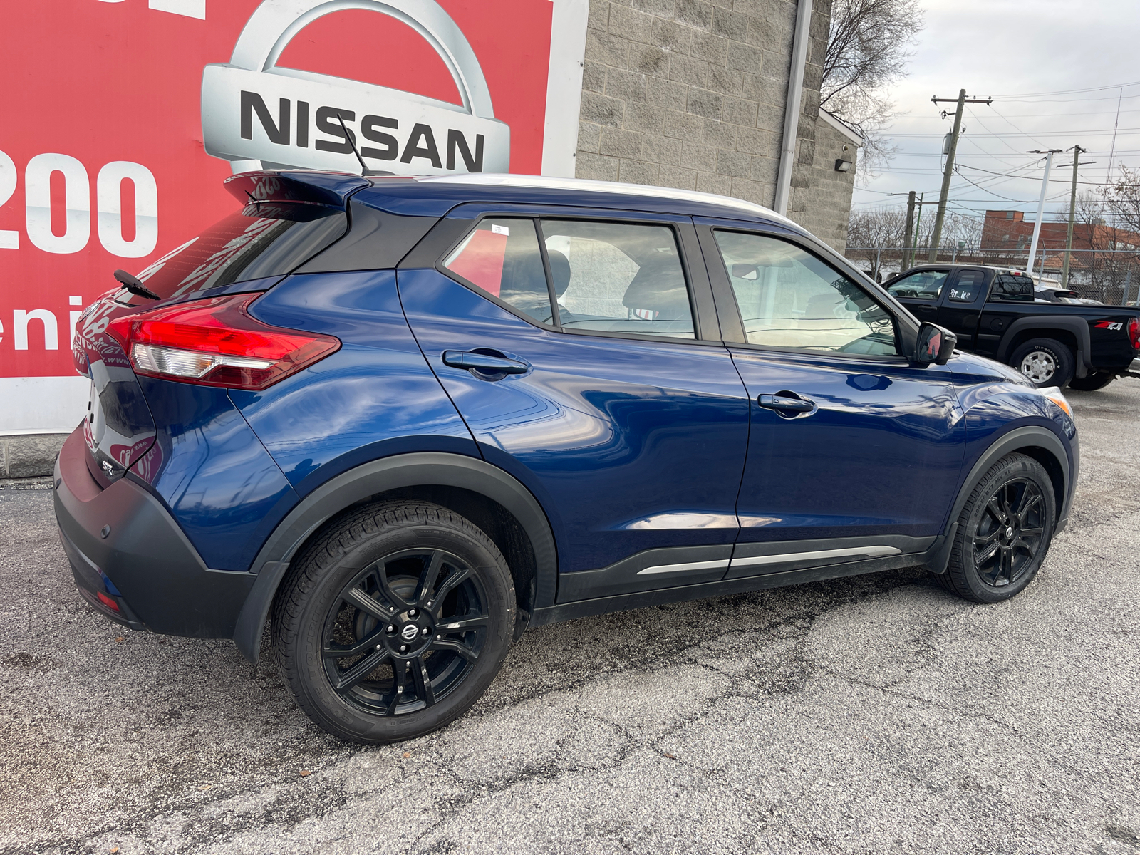 2020 Nissan Kicks SR 20