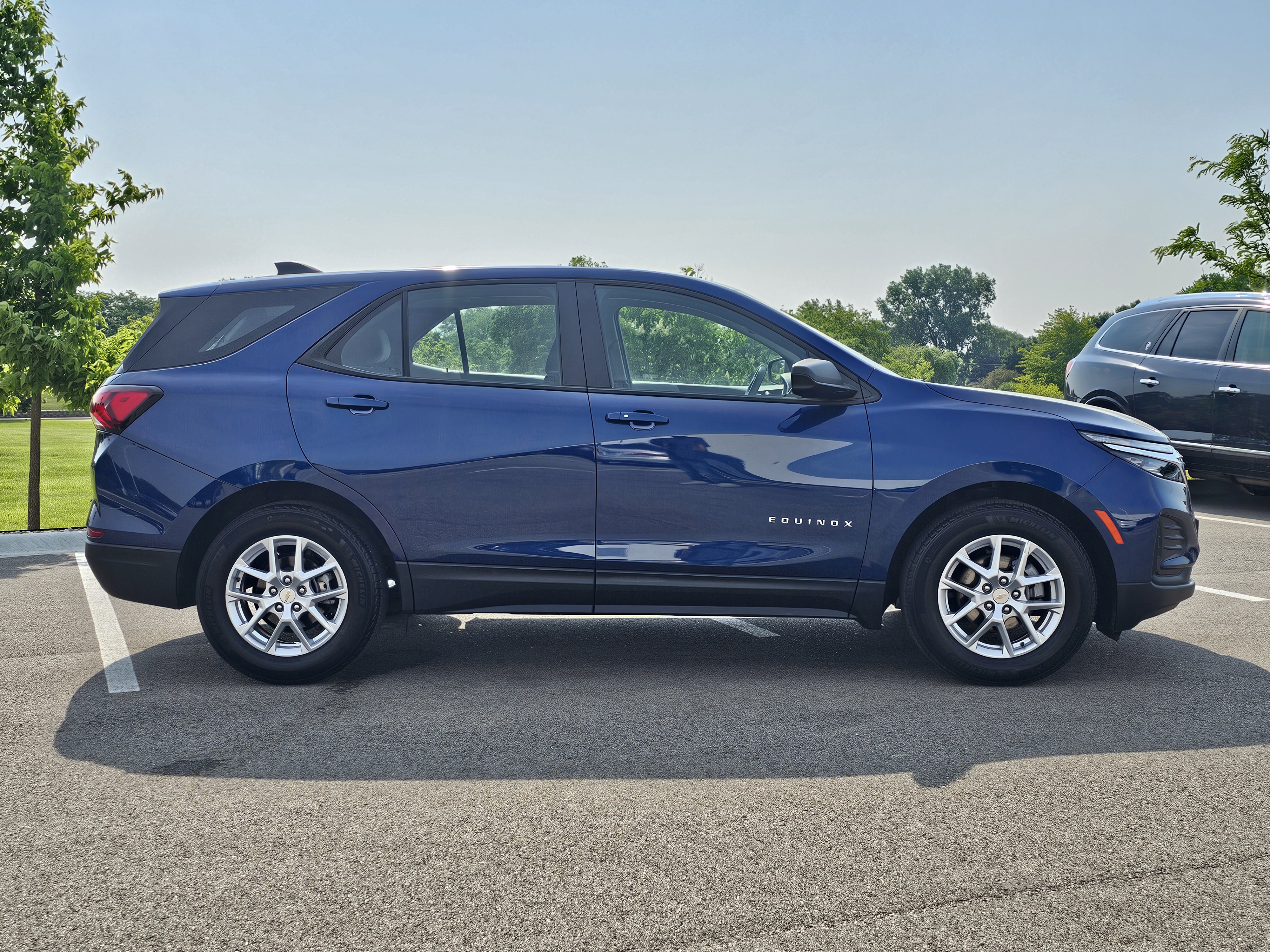 2022 Chevrolet Equinox LS 8