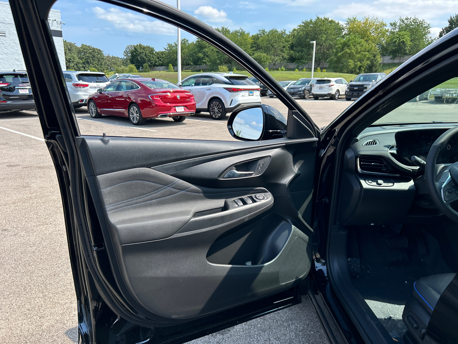 2025 Buick Envista Sport Touring 14