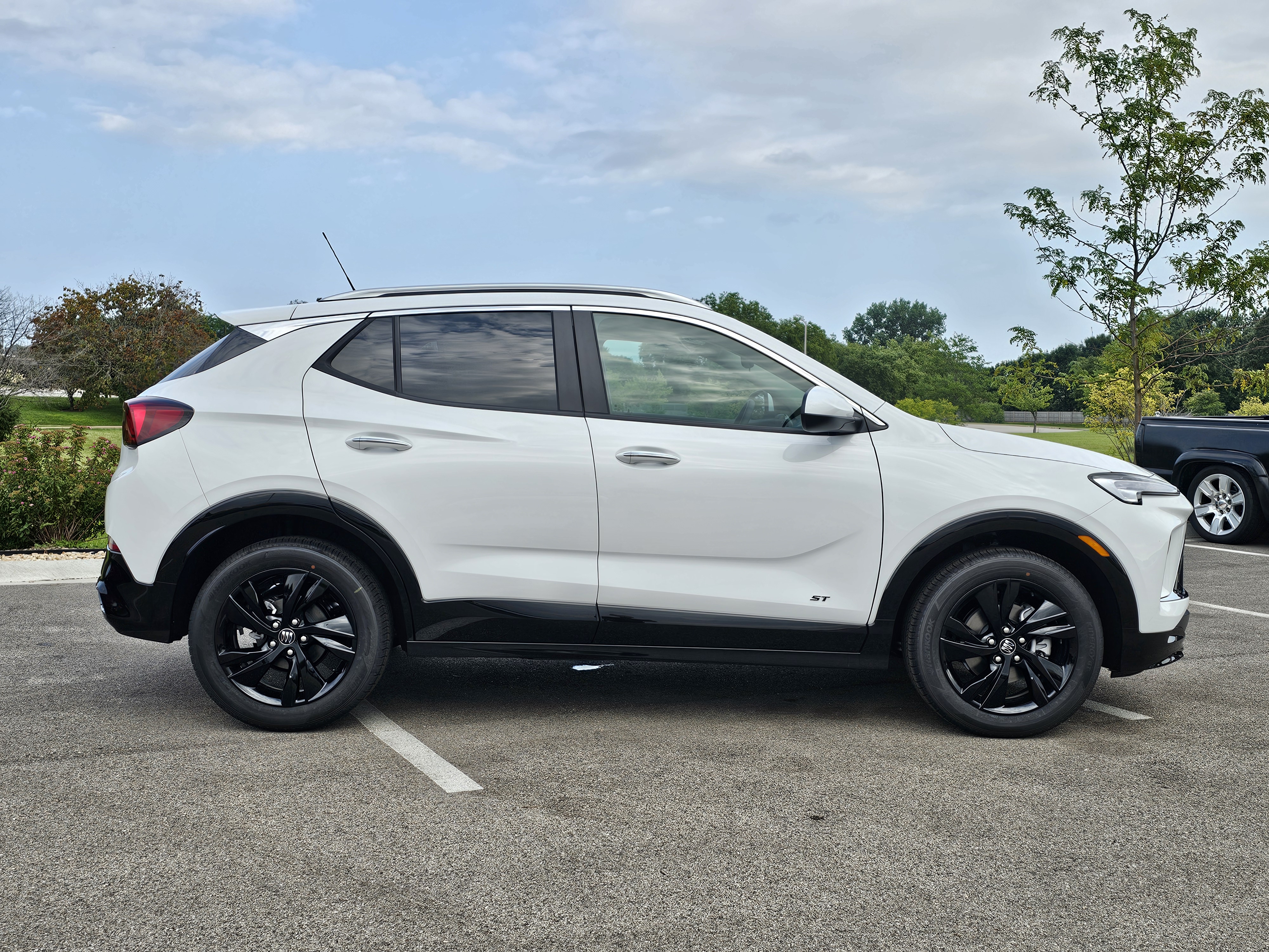 2025 Buick Encore GX Sport Touring 8