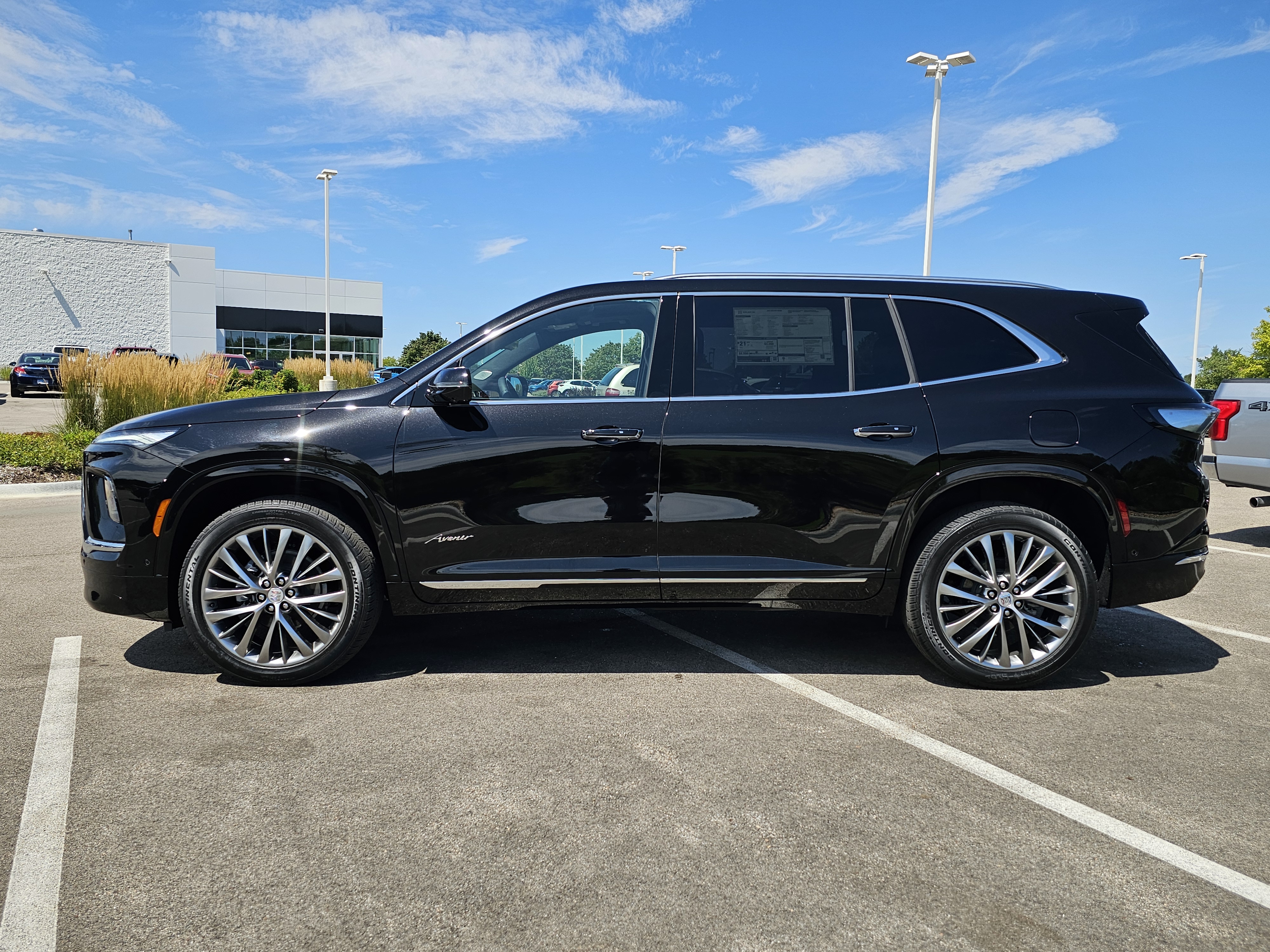 2025 Buick Enclave Avenir 4