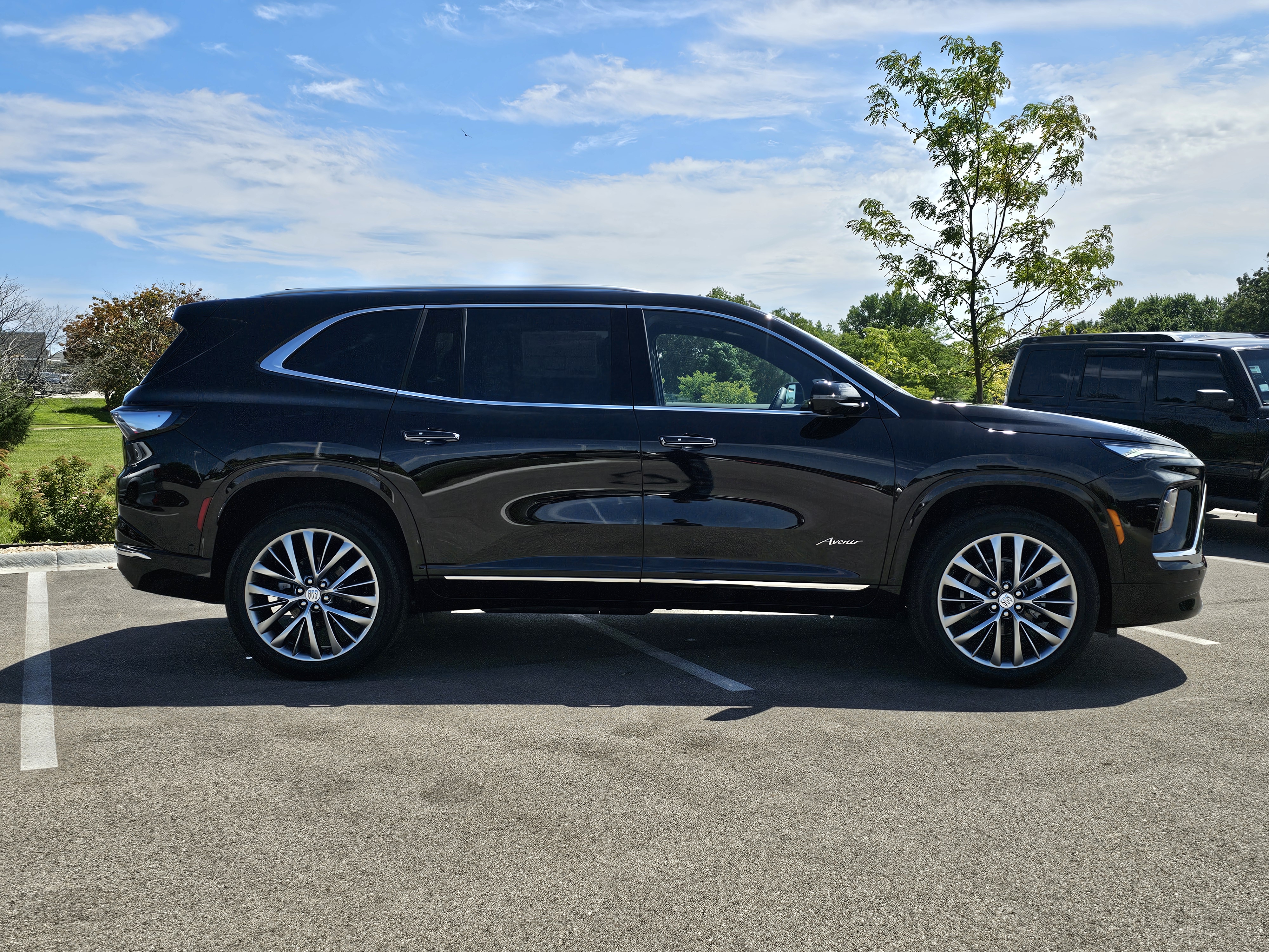 2025 Buick Enclave Avenir 8