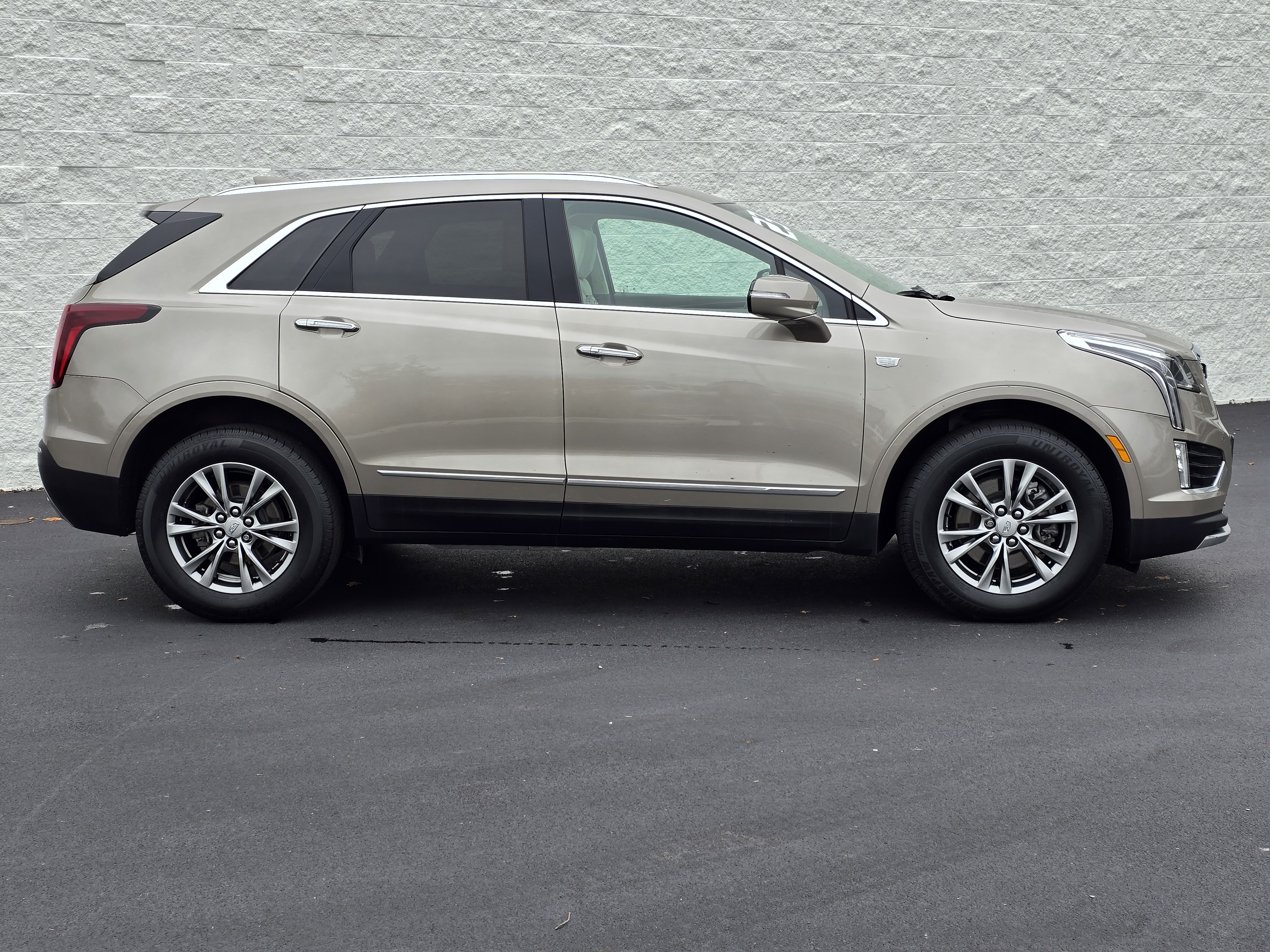 2023 Cadillac XT5 Premium Luxury 4