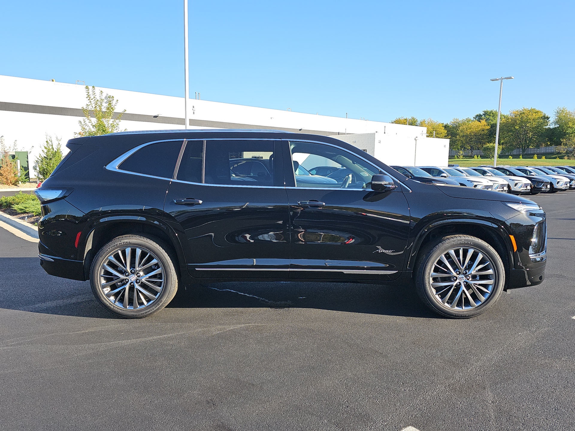 2025 Buick Enclave Avenir 9