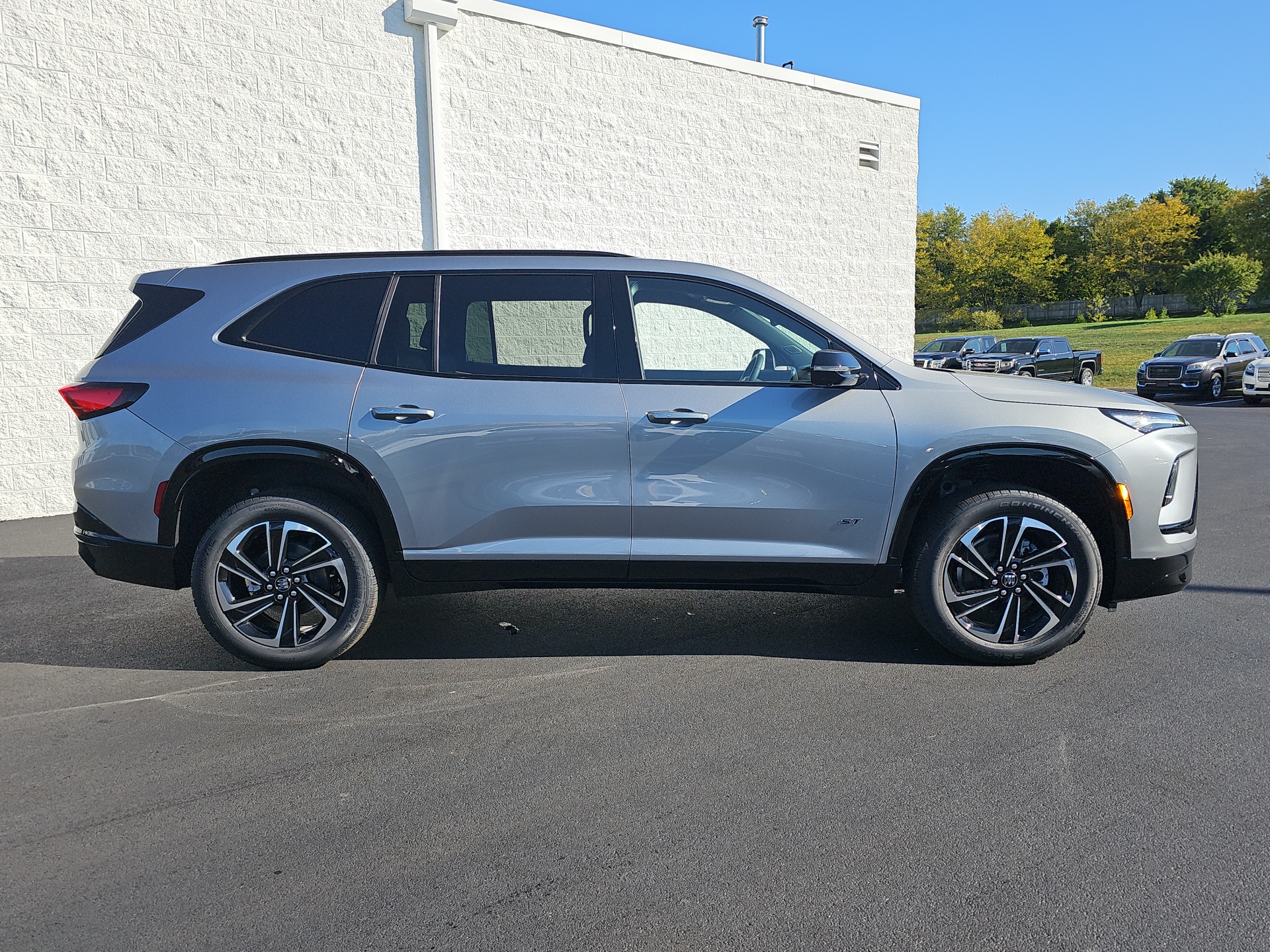 2025 Buick Enclave Avenir 9