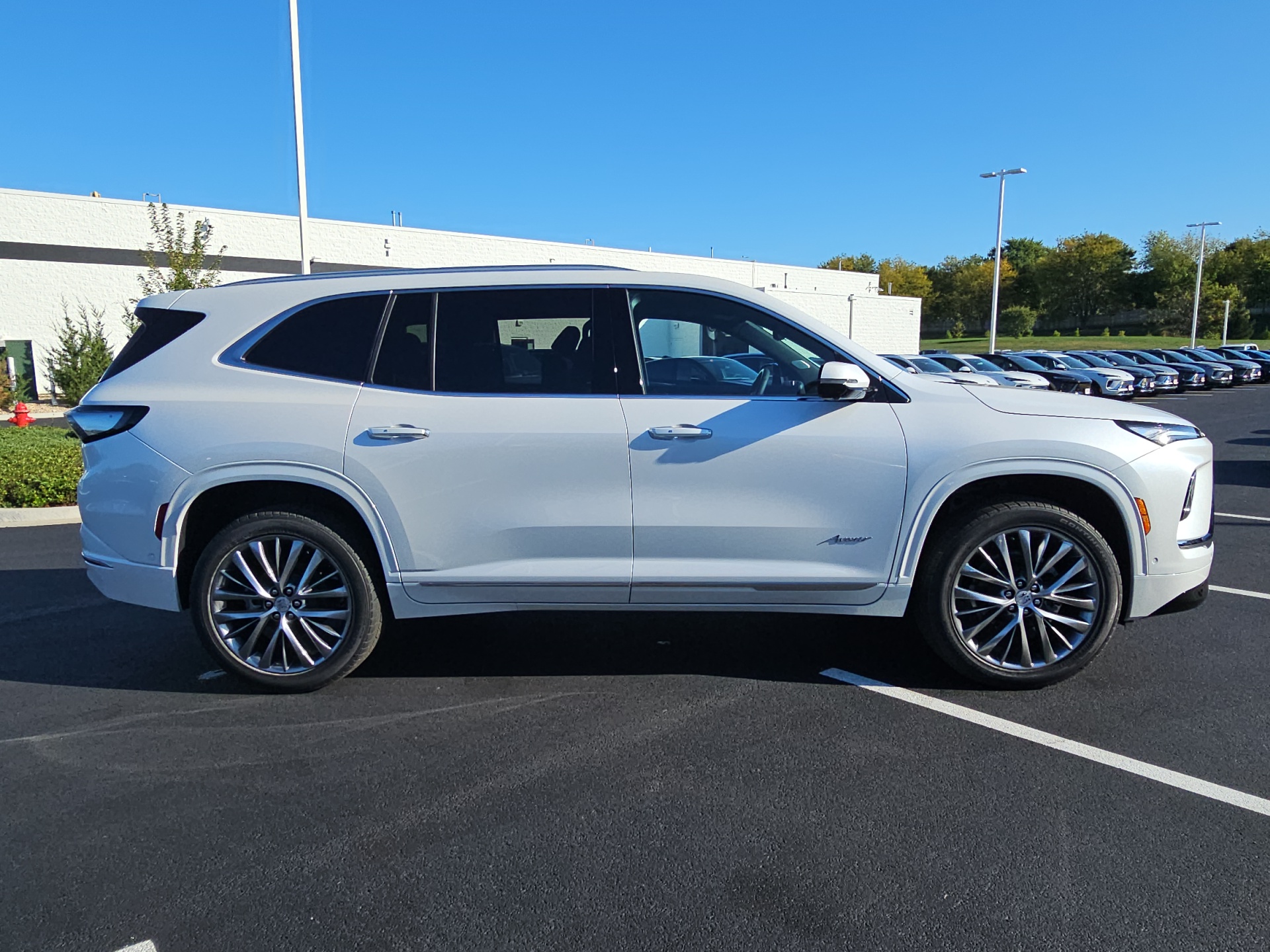 2025 Buick Enclave Avenir 9