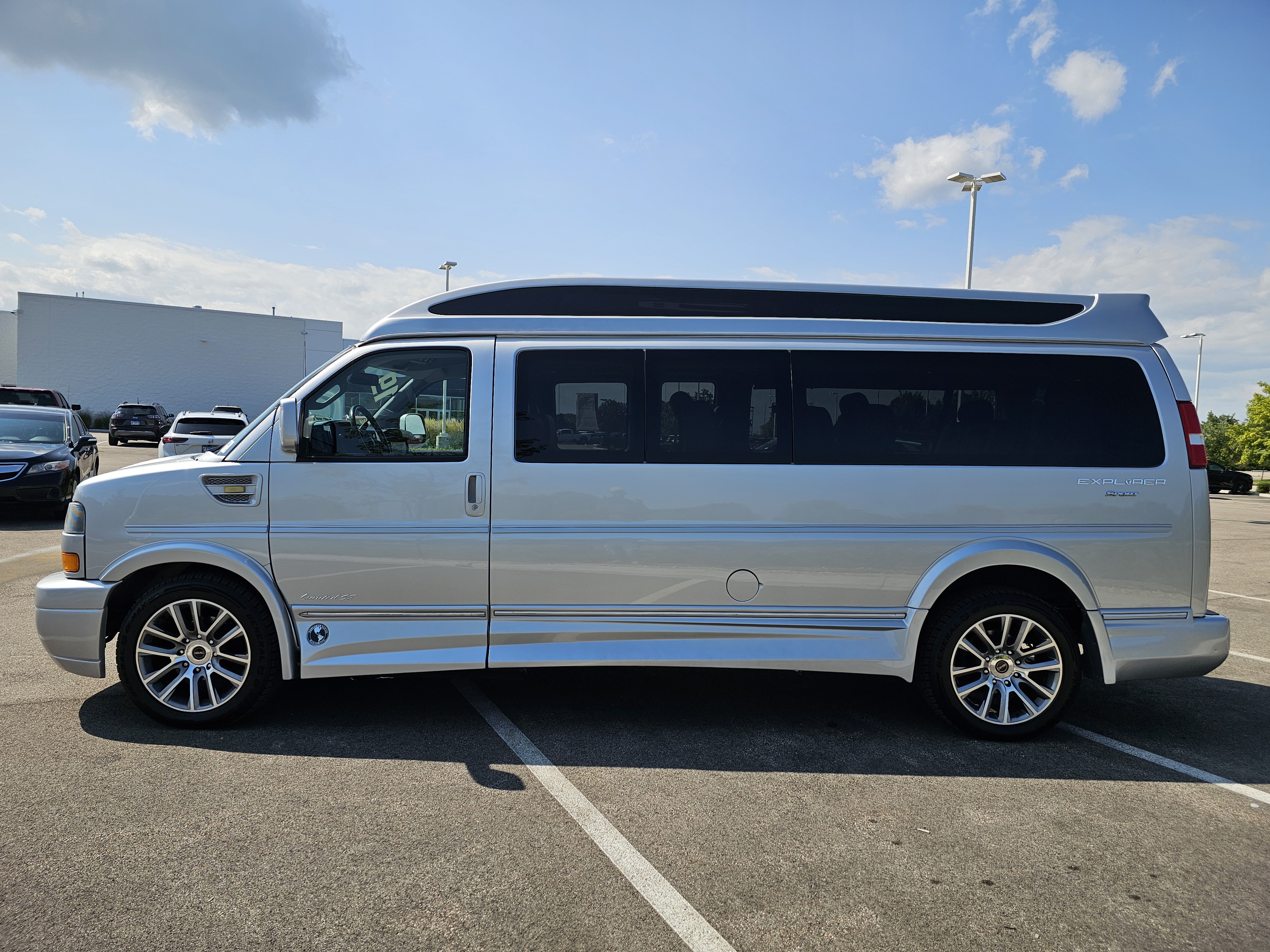 2019 GMC Savana 2500 Work Van 4