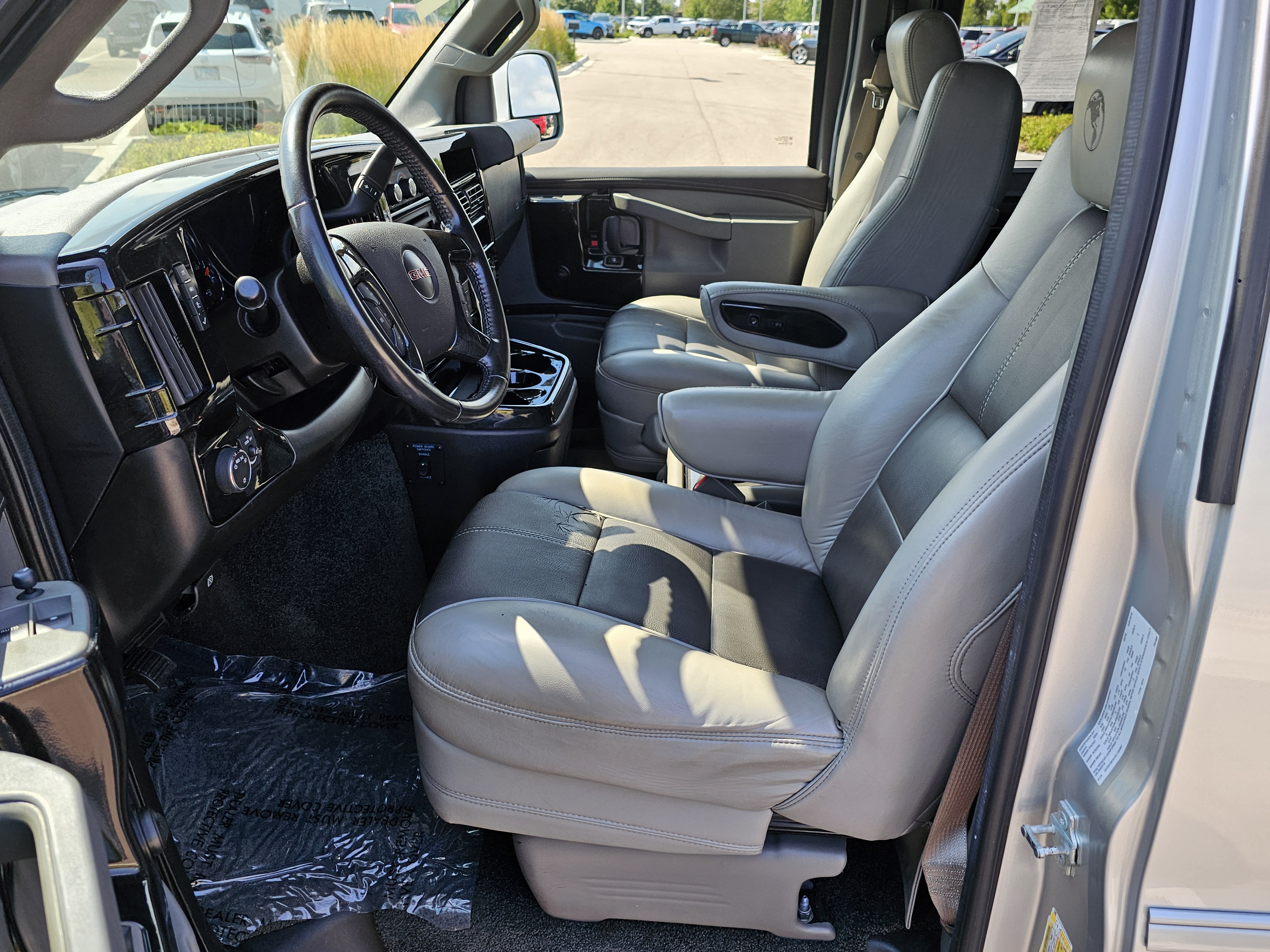 2019 GMC Savana 2500 Work Van 13