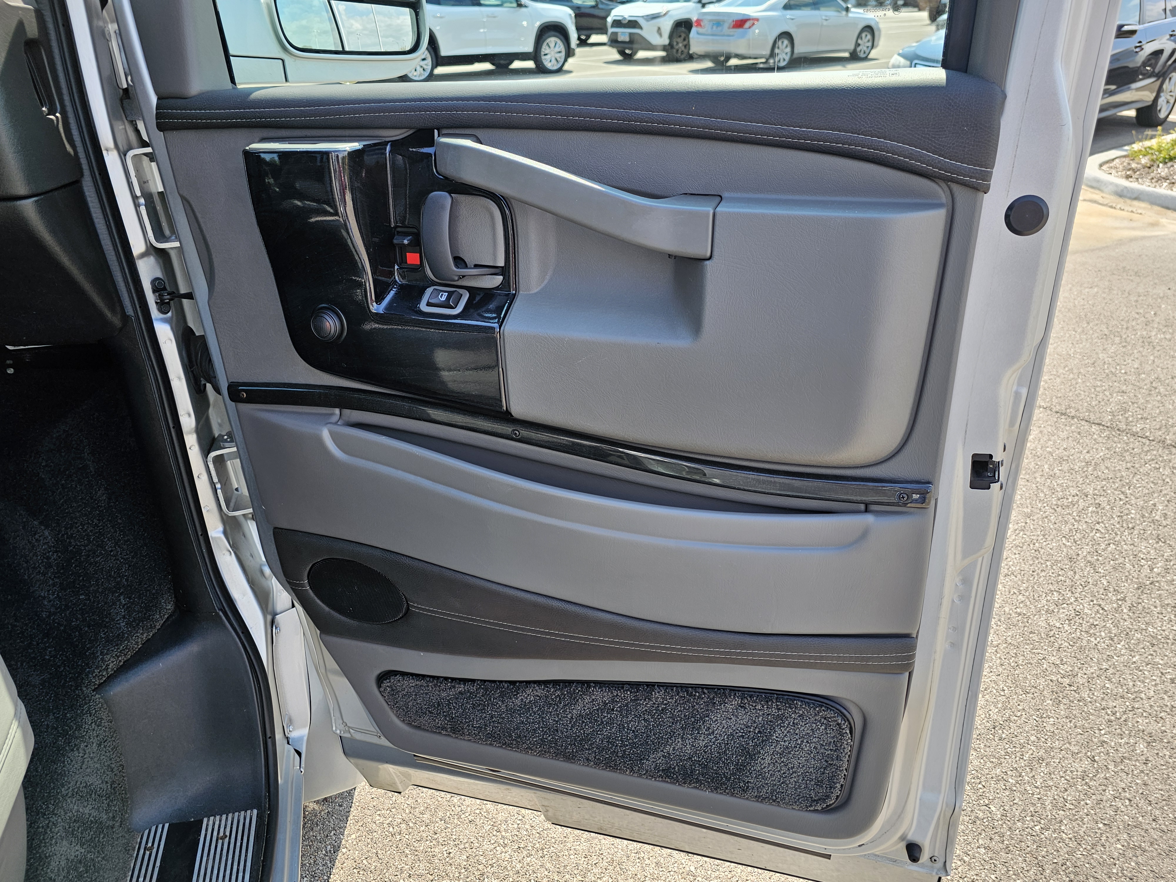 2019 GMC Savana 2500 Work Van 30