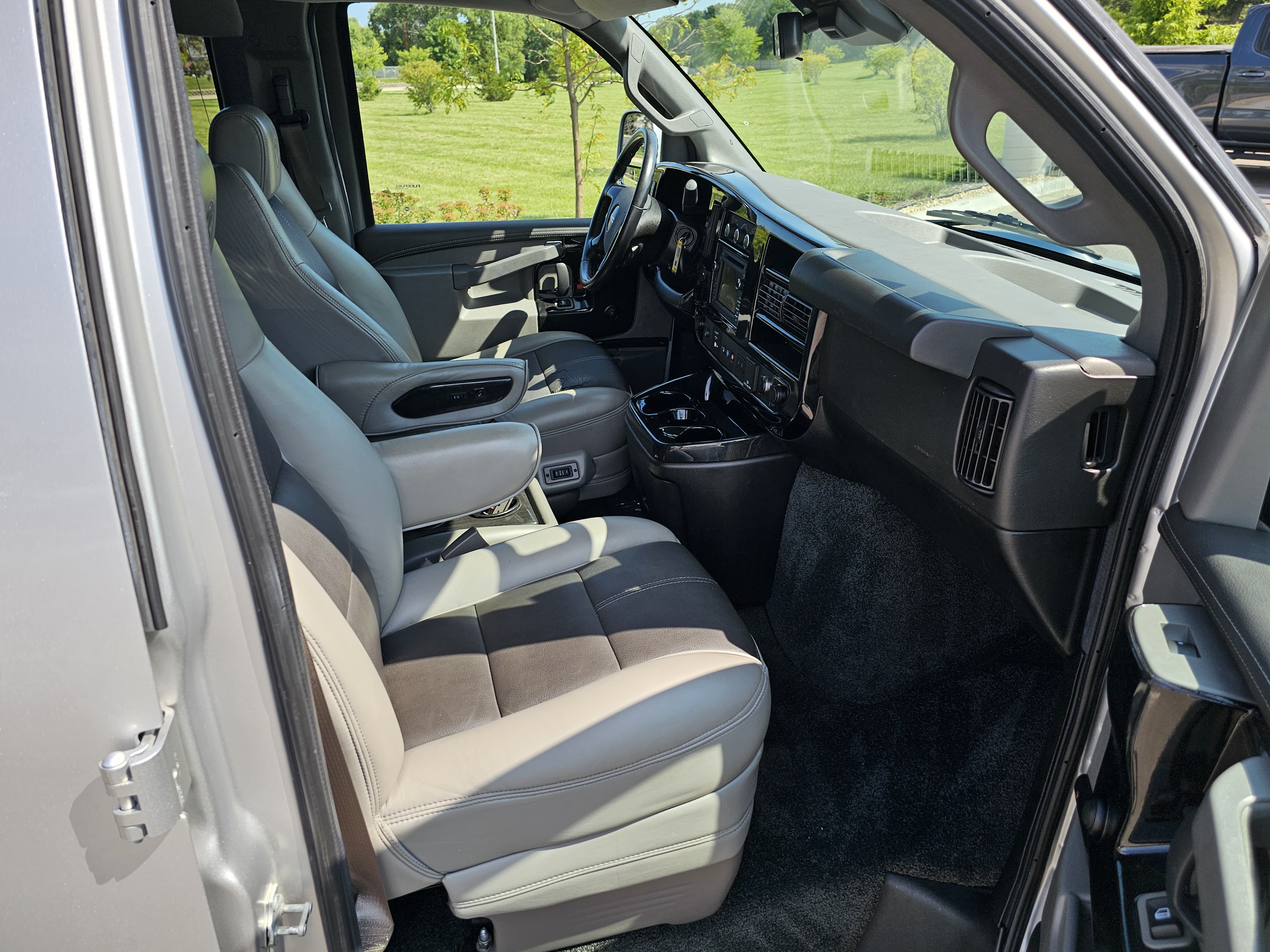 2019 GMC Savana 2500 Work Van 31