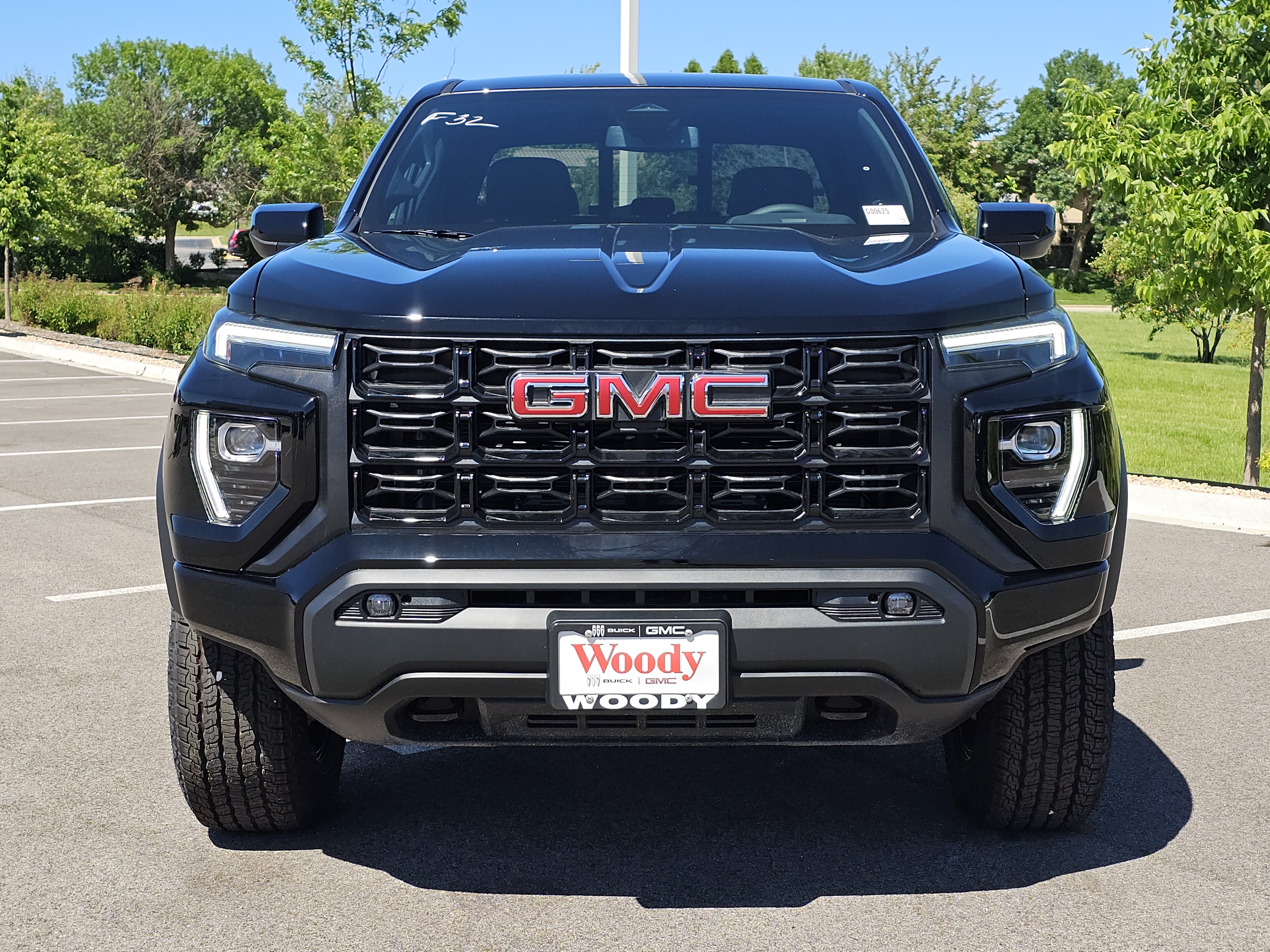 2024 GMC Canyon Elevation 2