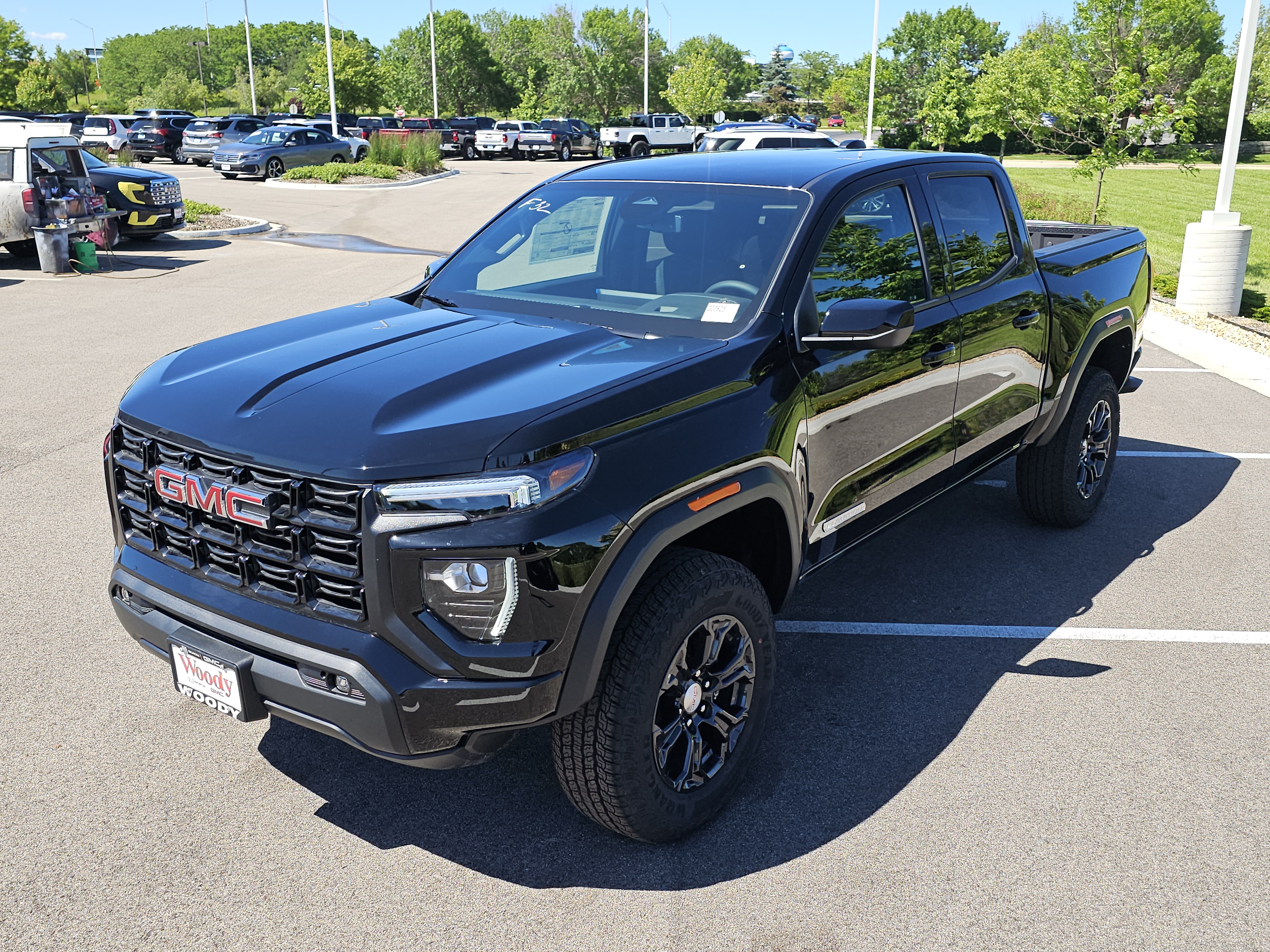 2024 GMC Canyon Elevation 9