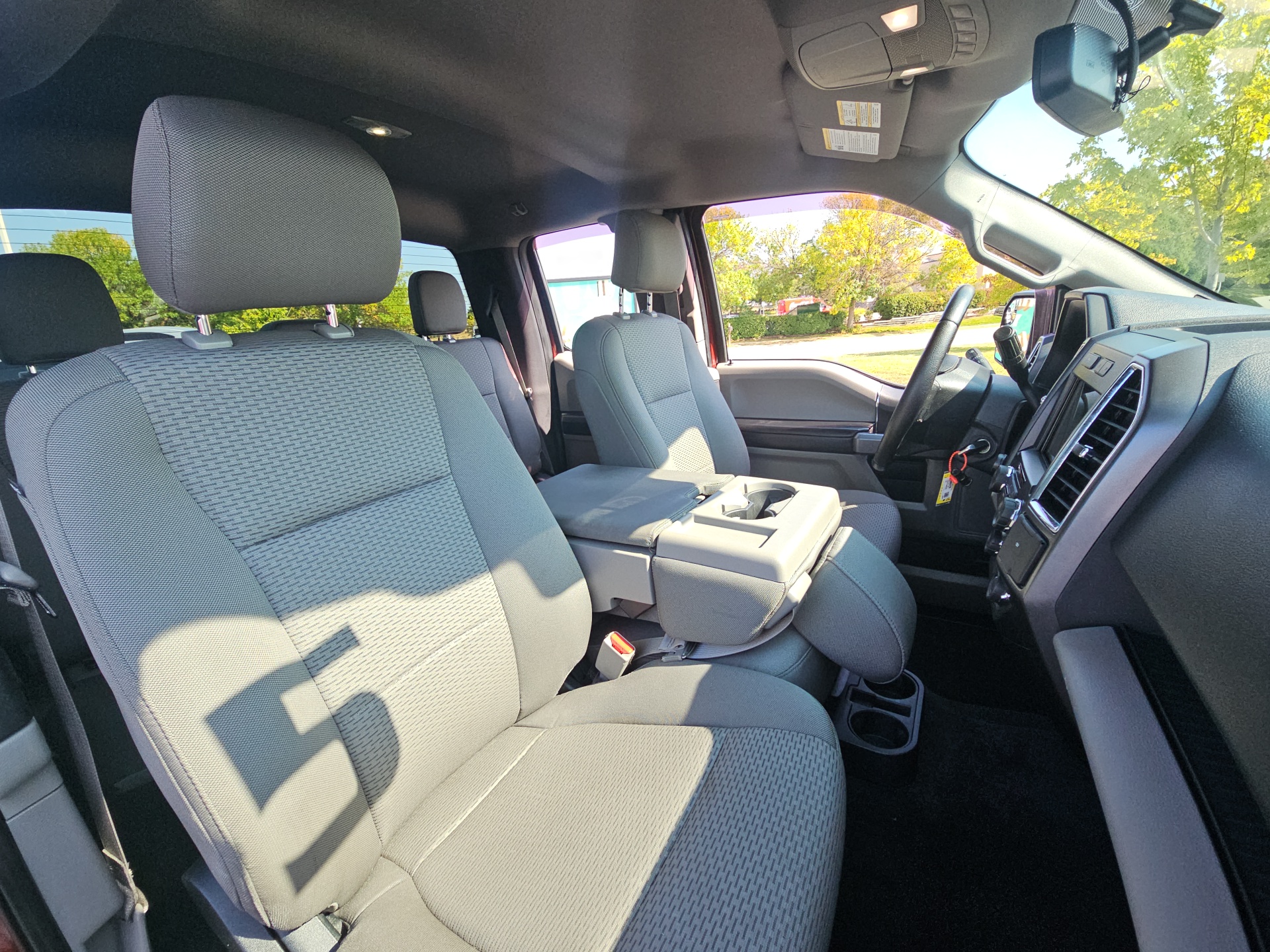 2015 Ford F-150 XL 41