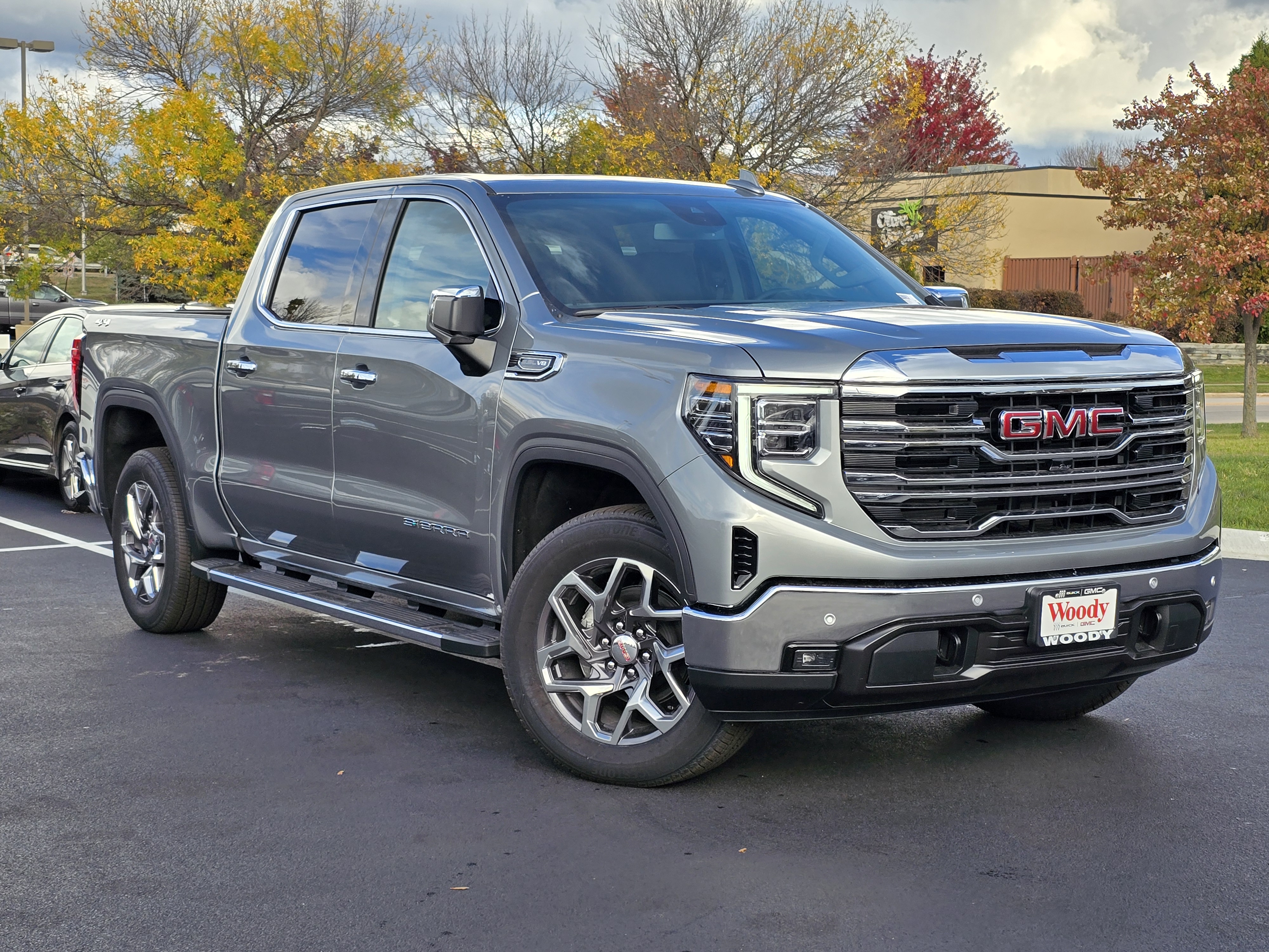 2024 GMC Sierra 1500 SLT 2