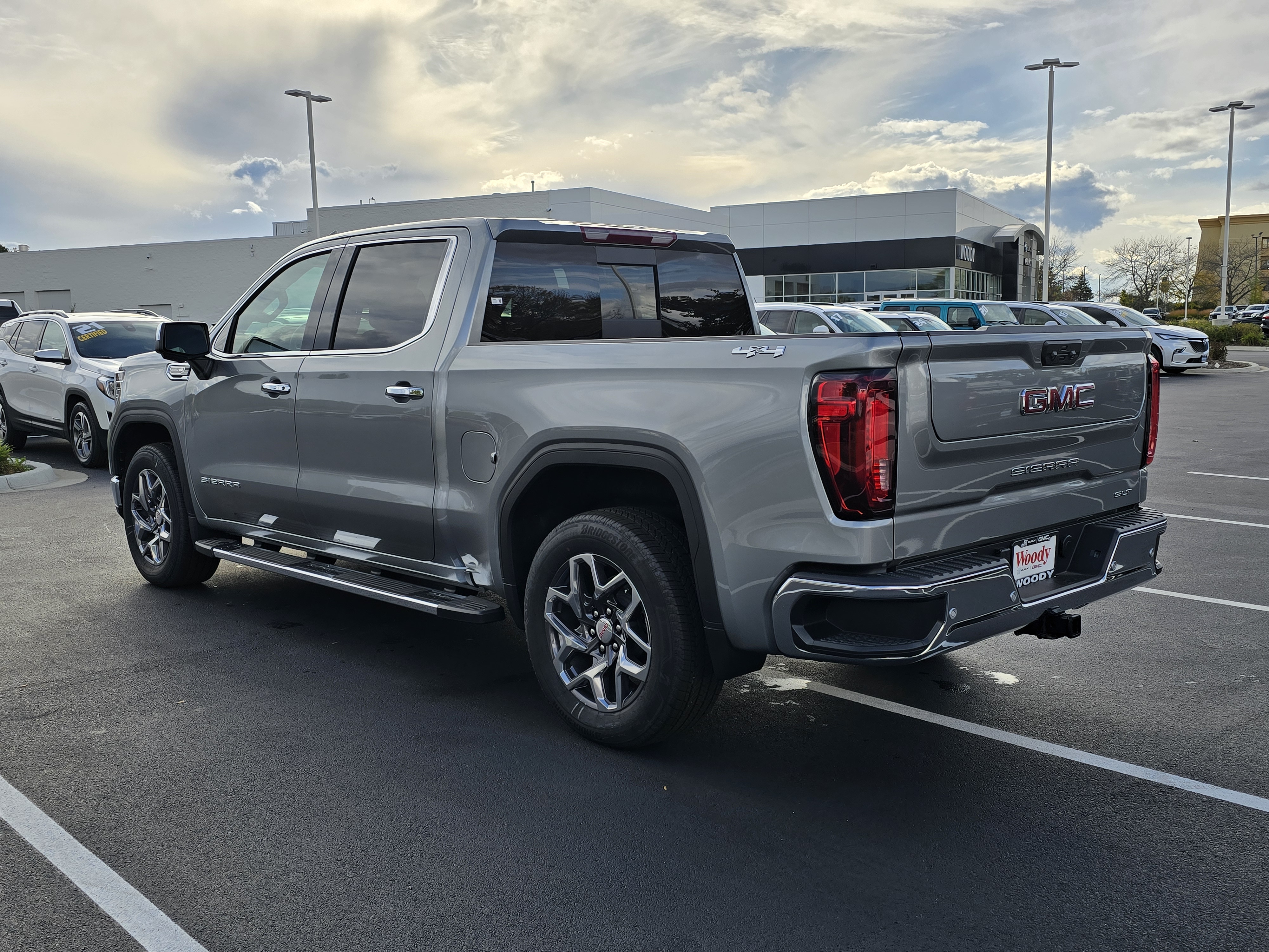 2024 GMC Sierra 1500 SLT 6