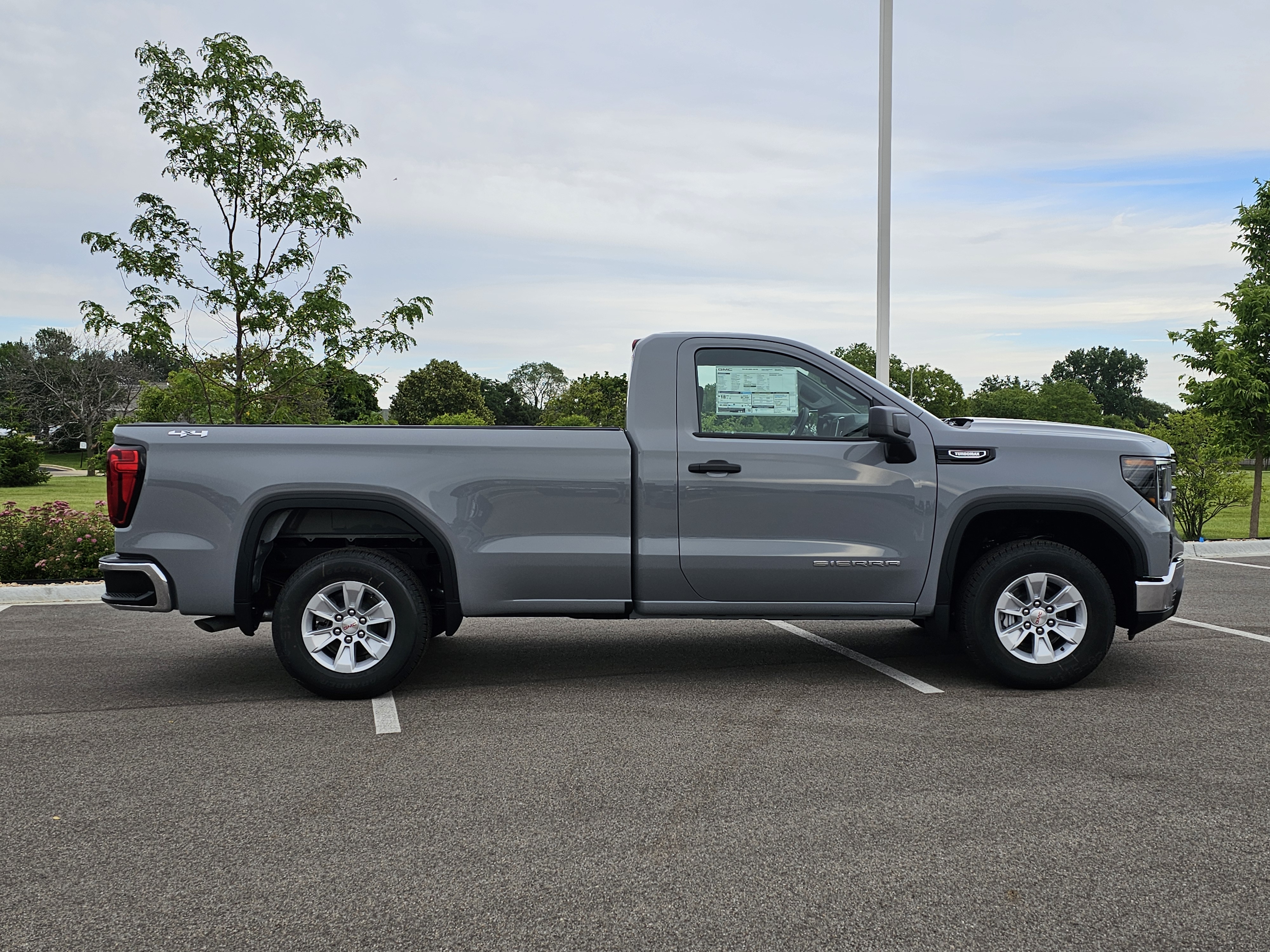 2024 GMC Sierra 1500 Pro 8