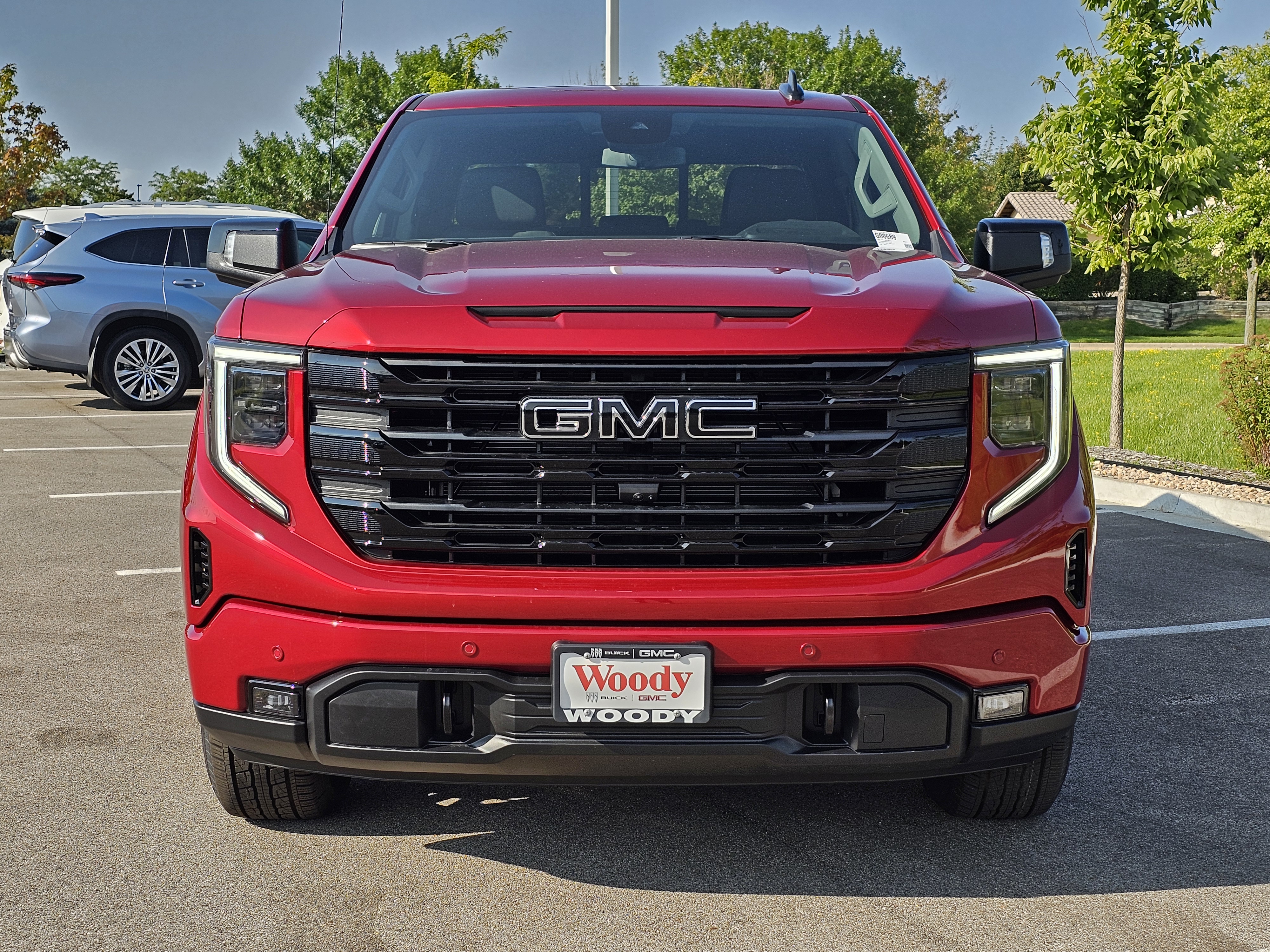 2024 GMC Sierra 1500 Elevation 2