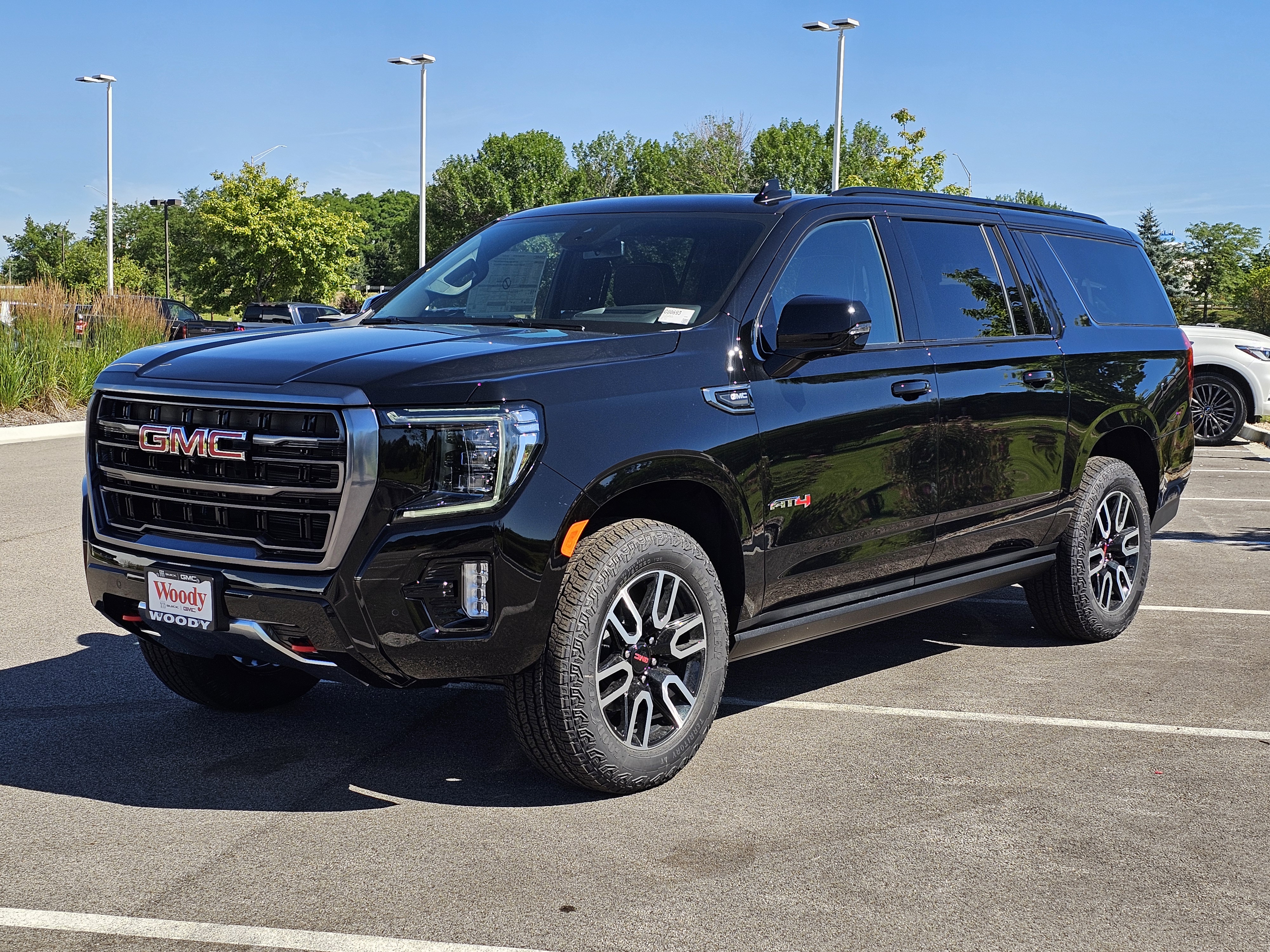 2024 GMC Yukon XL AT4 3