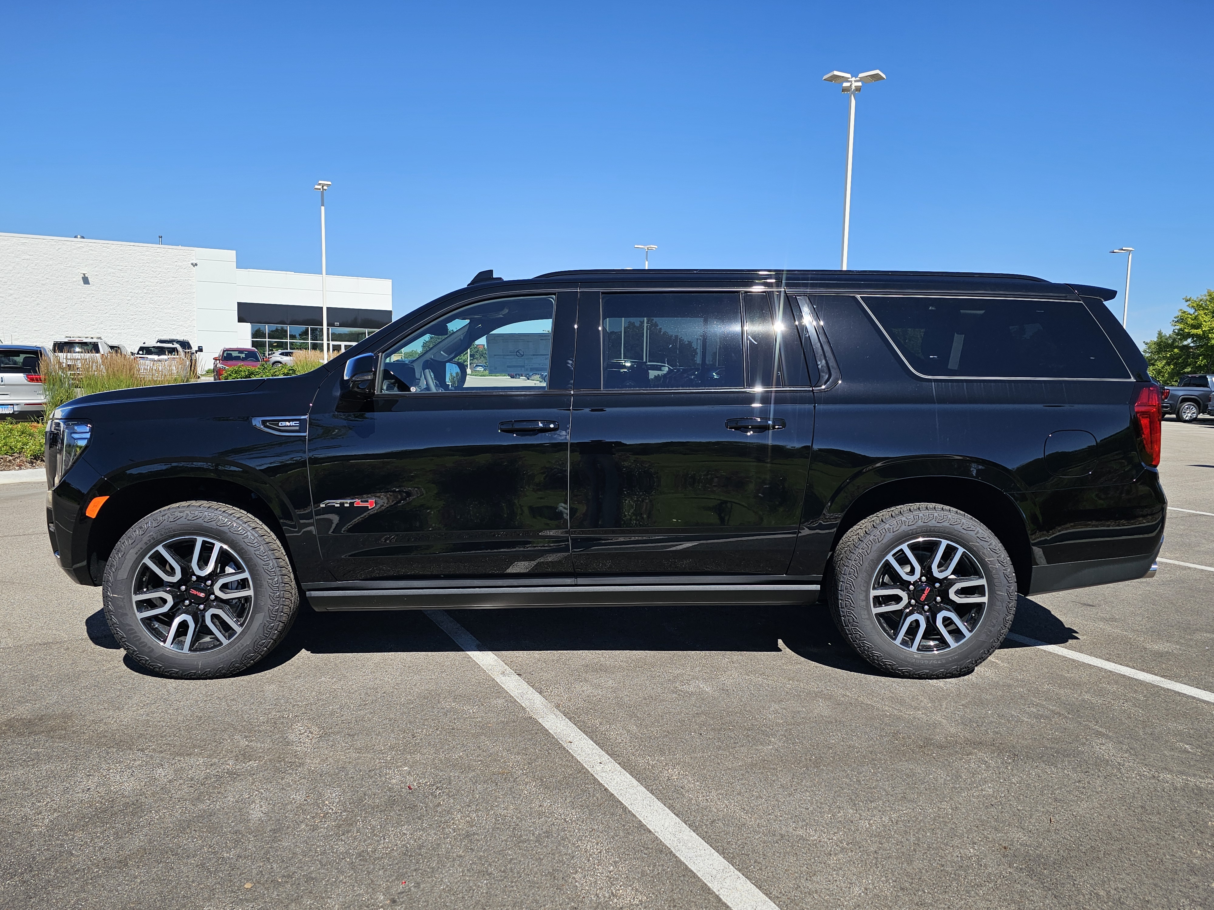 2024 GMC Yukon XL AT4 4