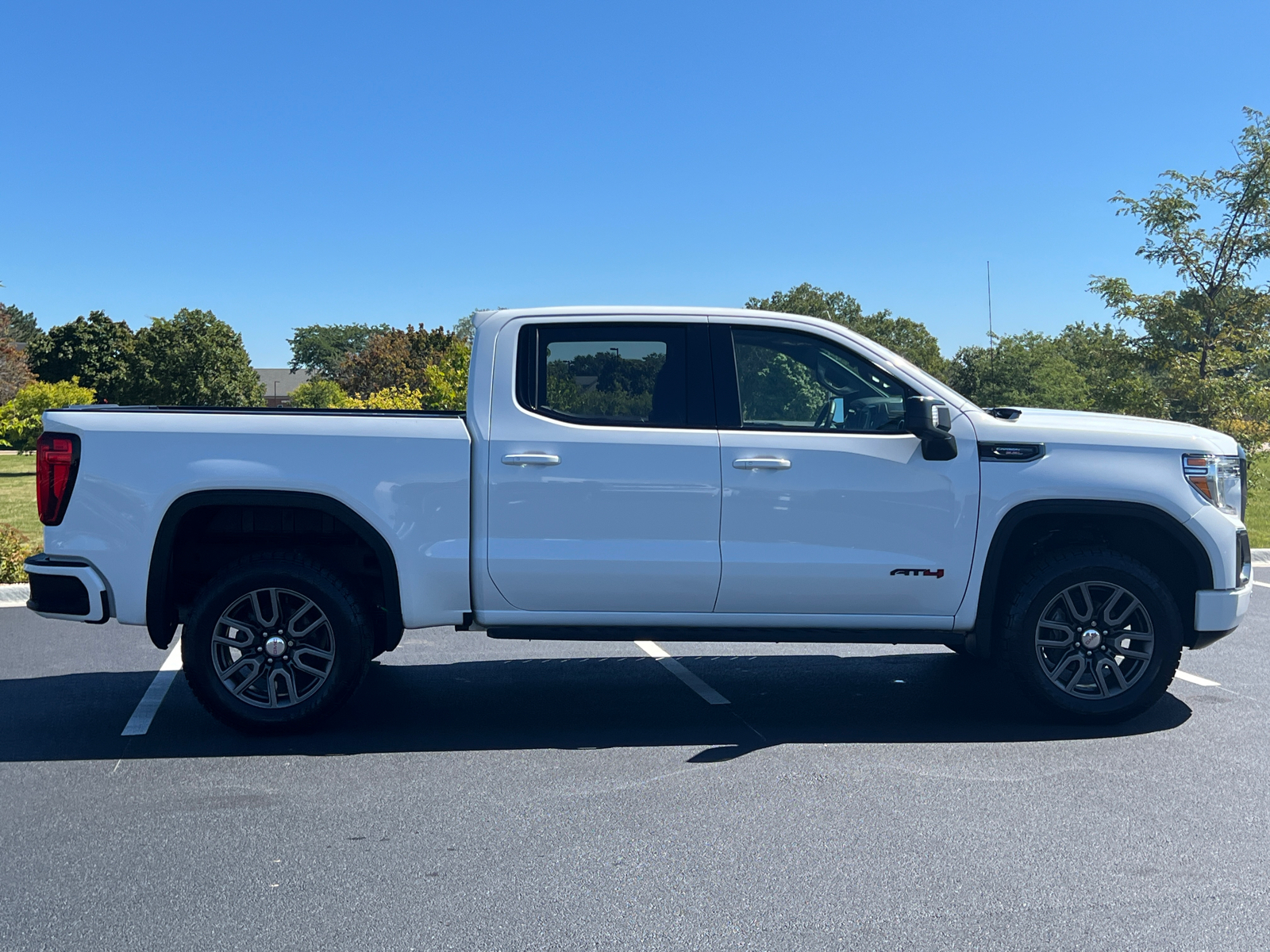 2022 GMC Sierra 1500 Limited AT4 9