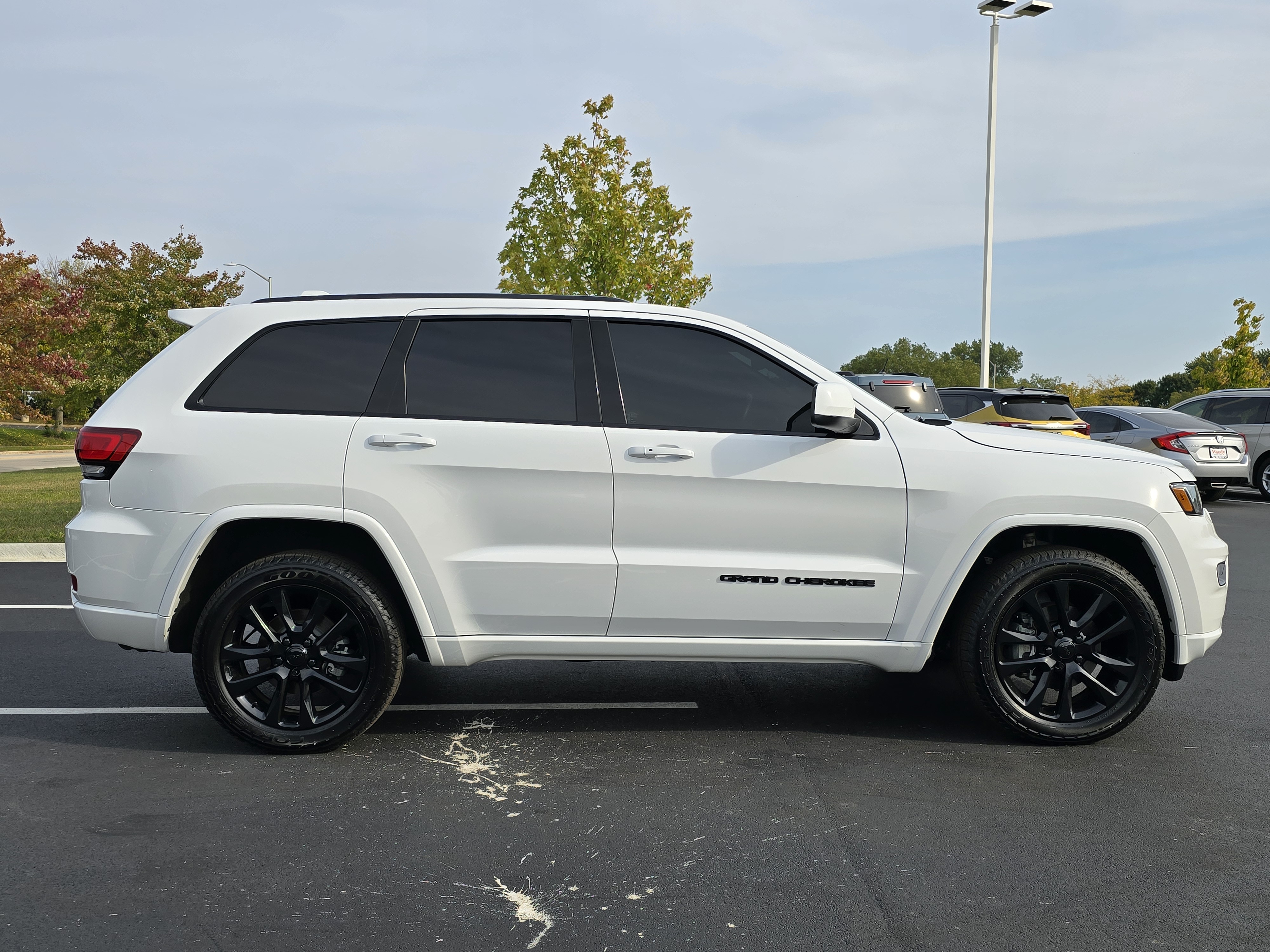 2020 Jeep Grand Cherokee Altitude 9