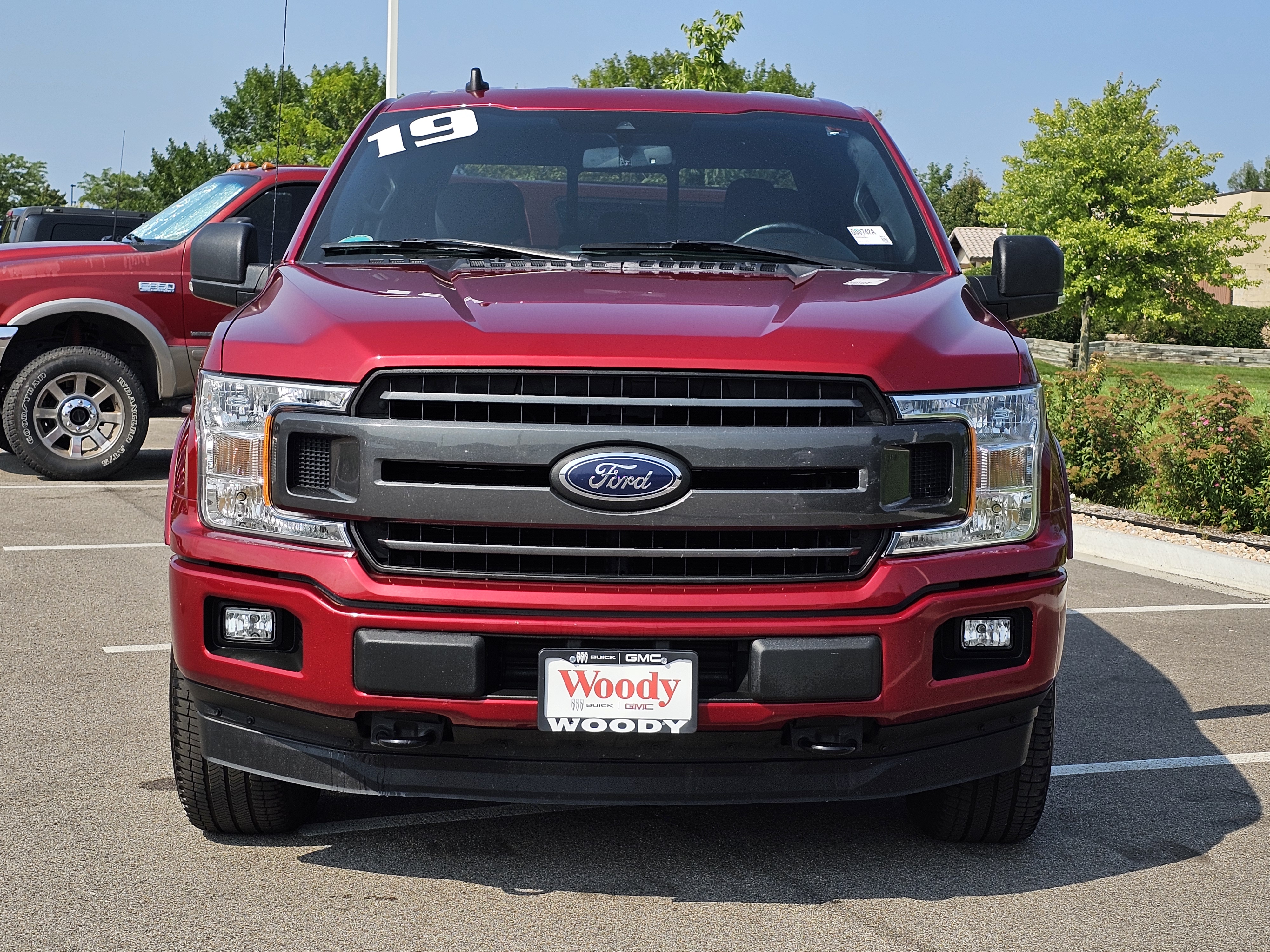 2019 Ford F-150 XLT 2