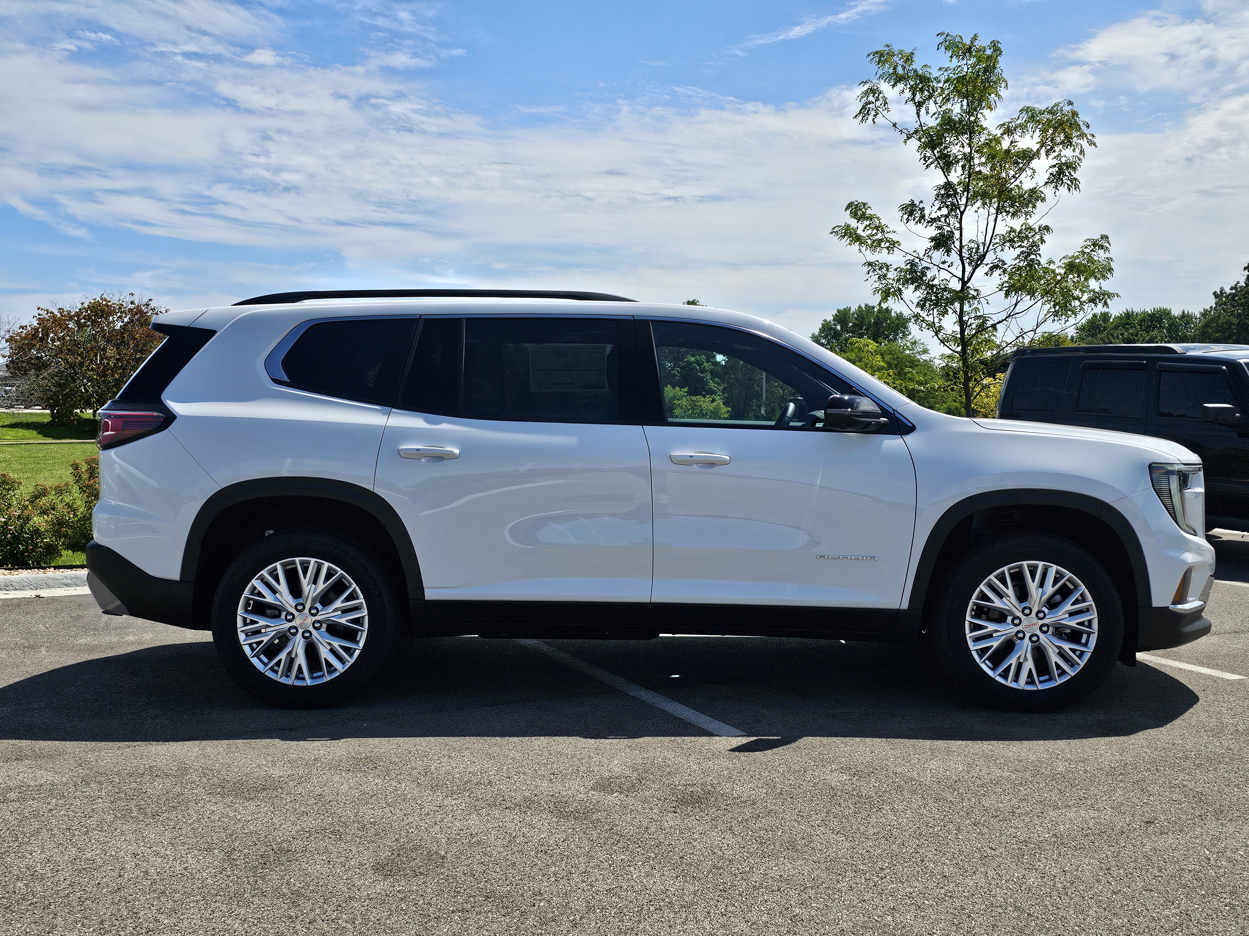 2024 GMC Acadia Elevation 8