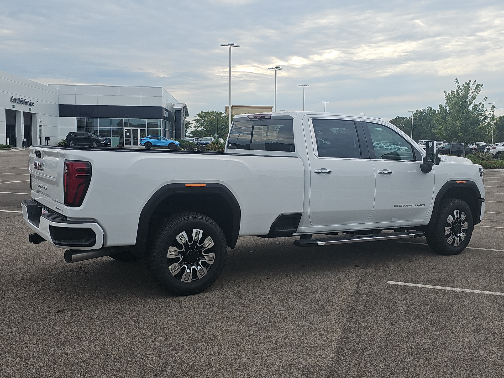 2024 GMC Sierra 2500HD Denali 8