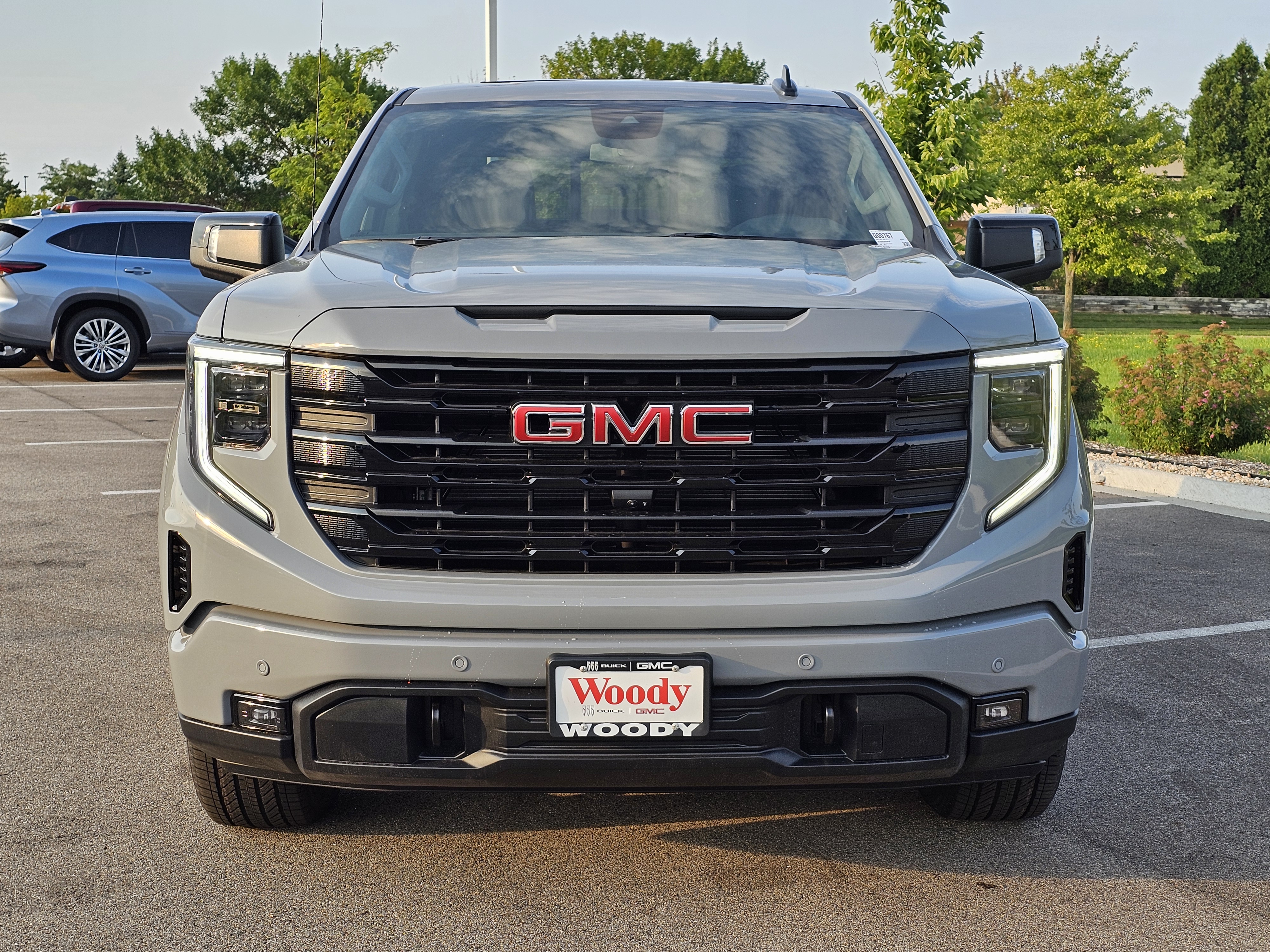 2024 GMC Sierra 1500 Elevation 2