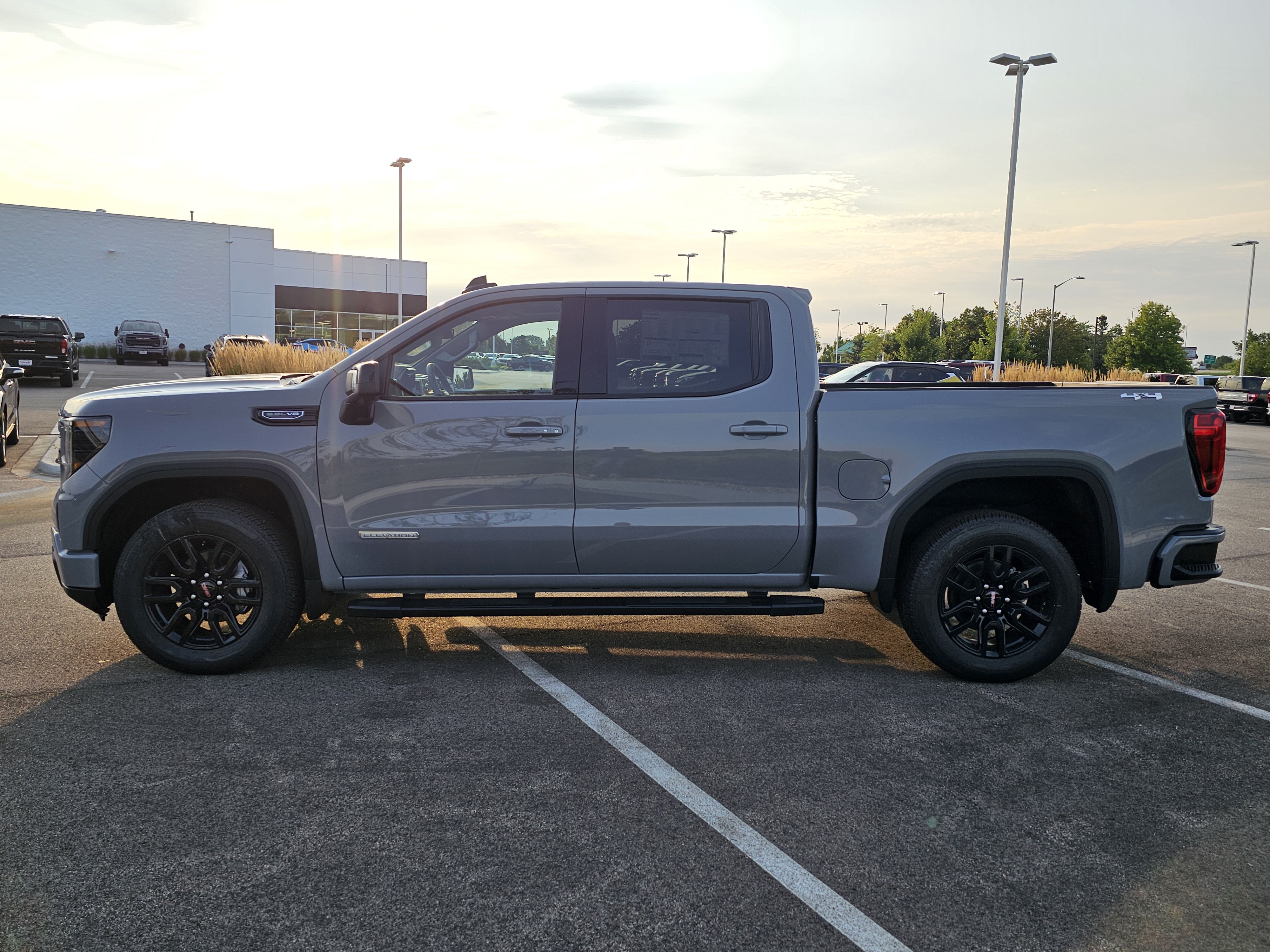 2024 GMC Sierra 1500 Elevation 4