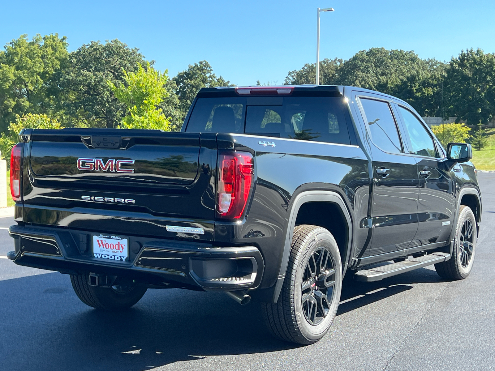 2024 GMC Sierra 1500 Elevation 8