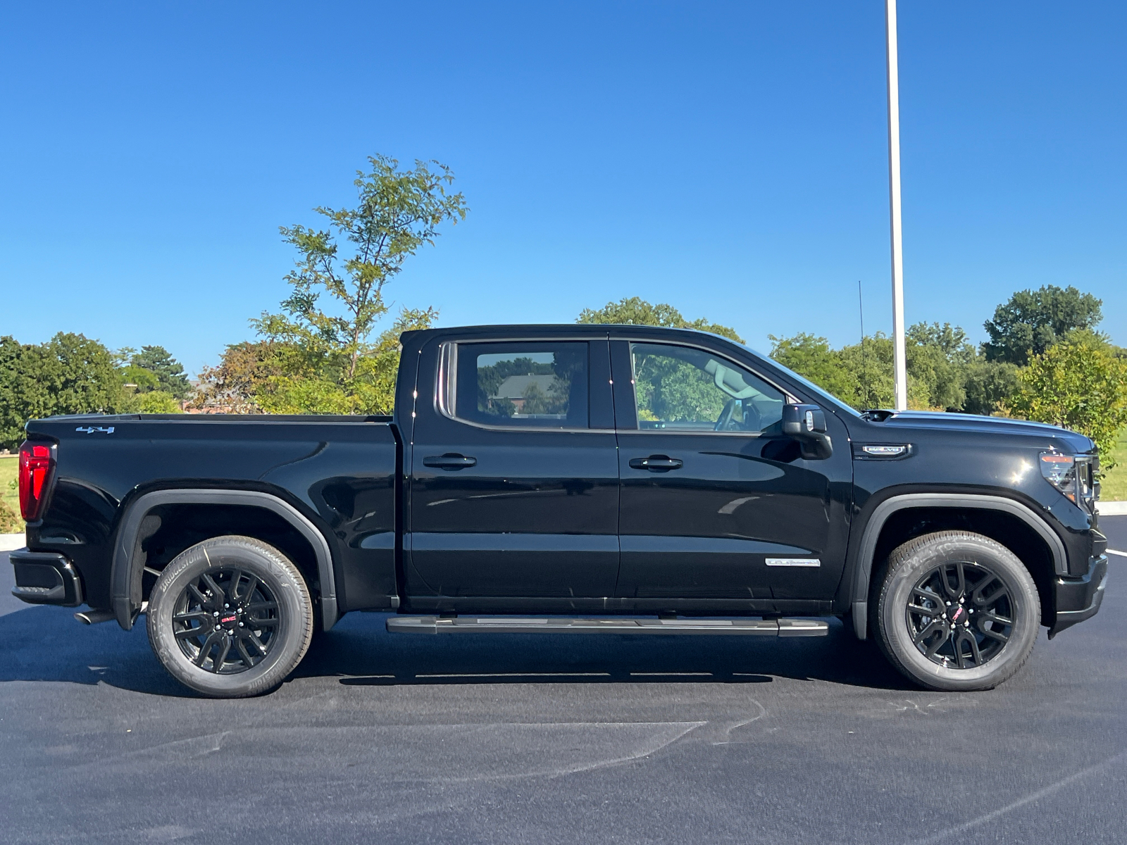 2024 GMC Sierra 1500 Elevation 9