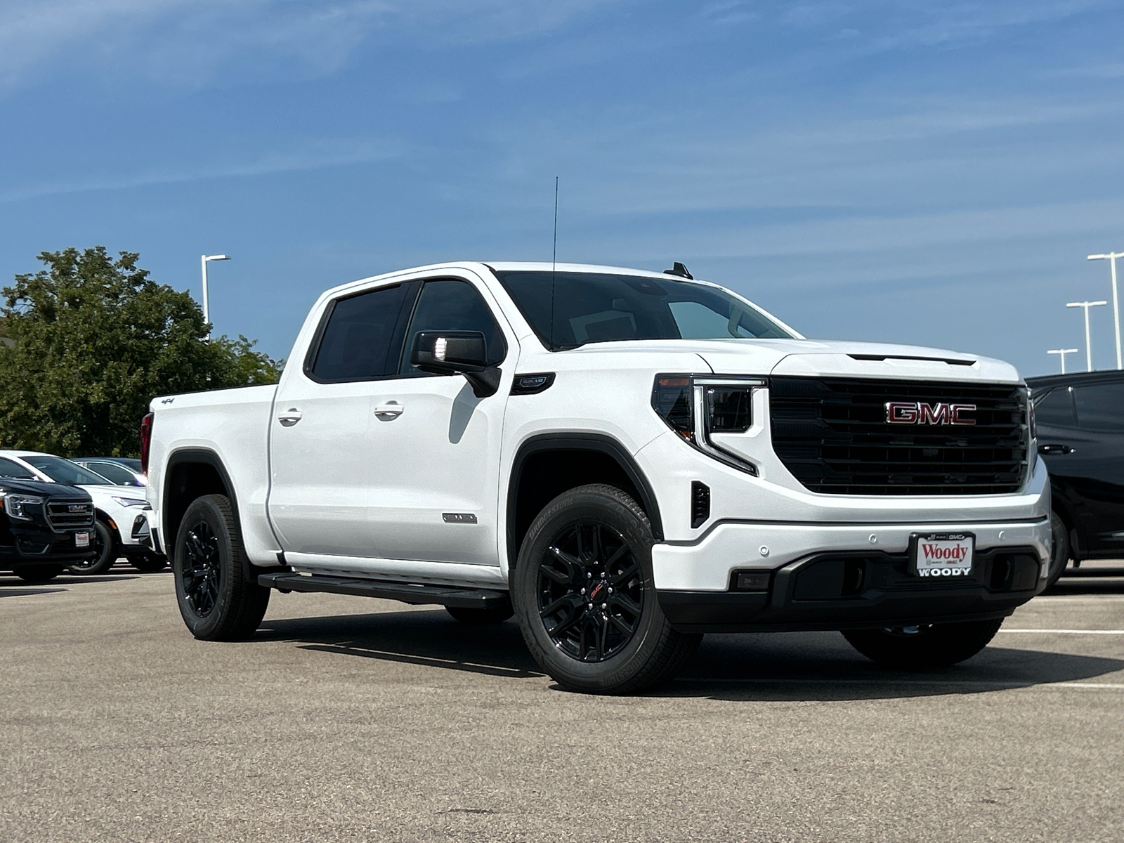 2024 GMC Sierra 1500 Elevation 2