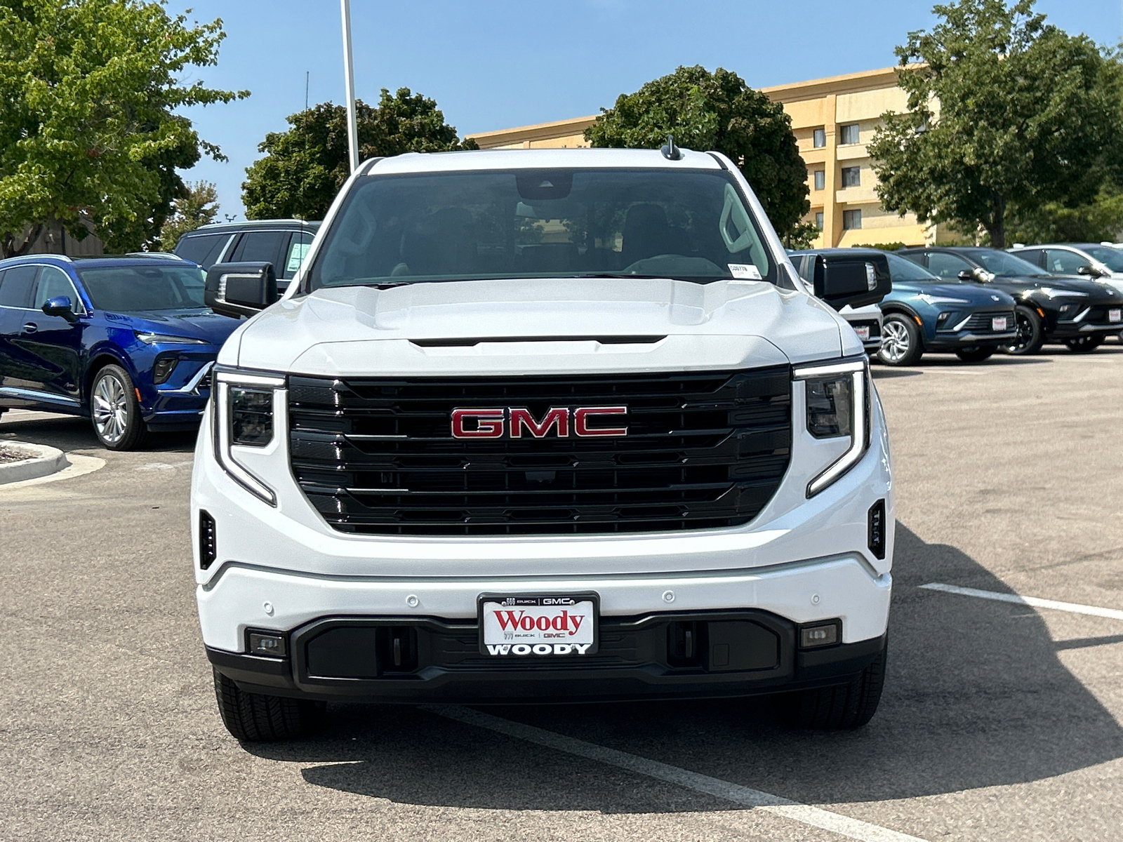 2024 GMC Sierra 1500 Elevation 3