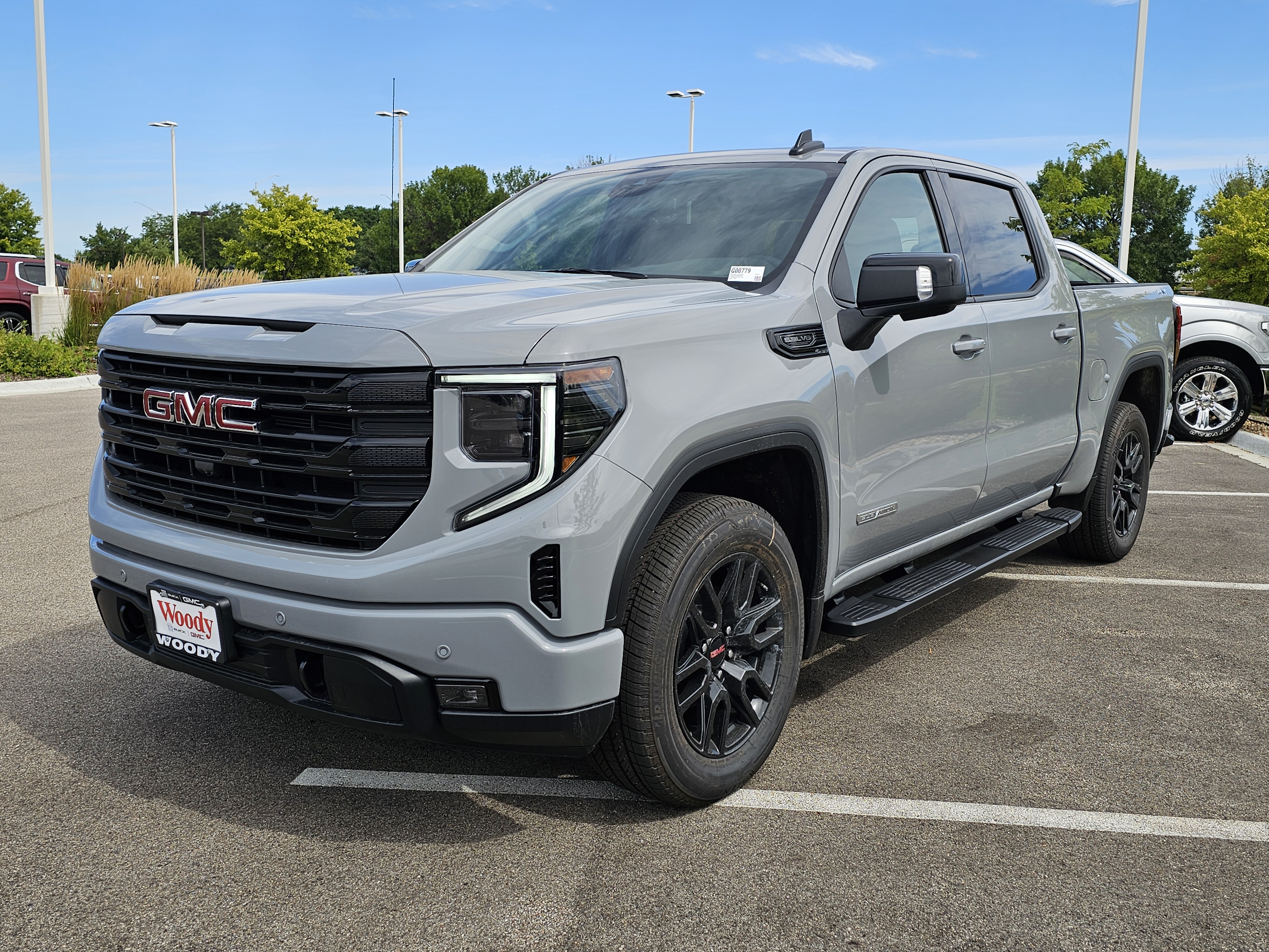 2024 GMC Sierra 1500 Elevation 3