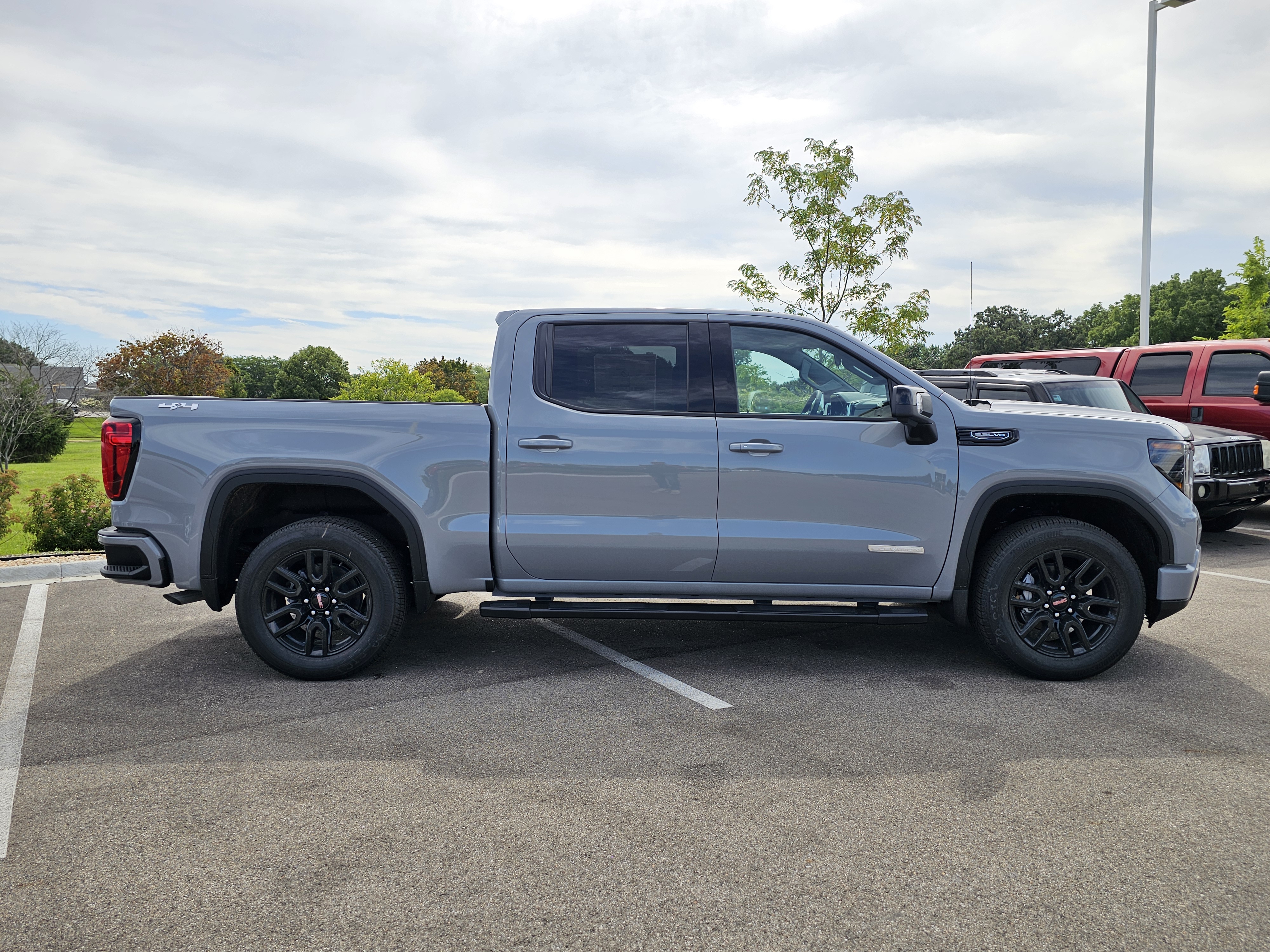 2024 GMC Sierra 1500 Elevation 8