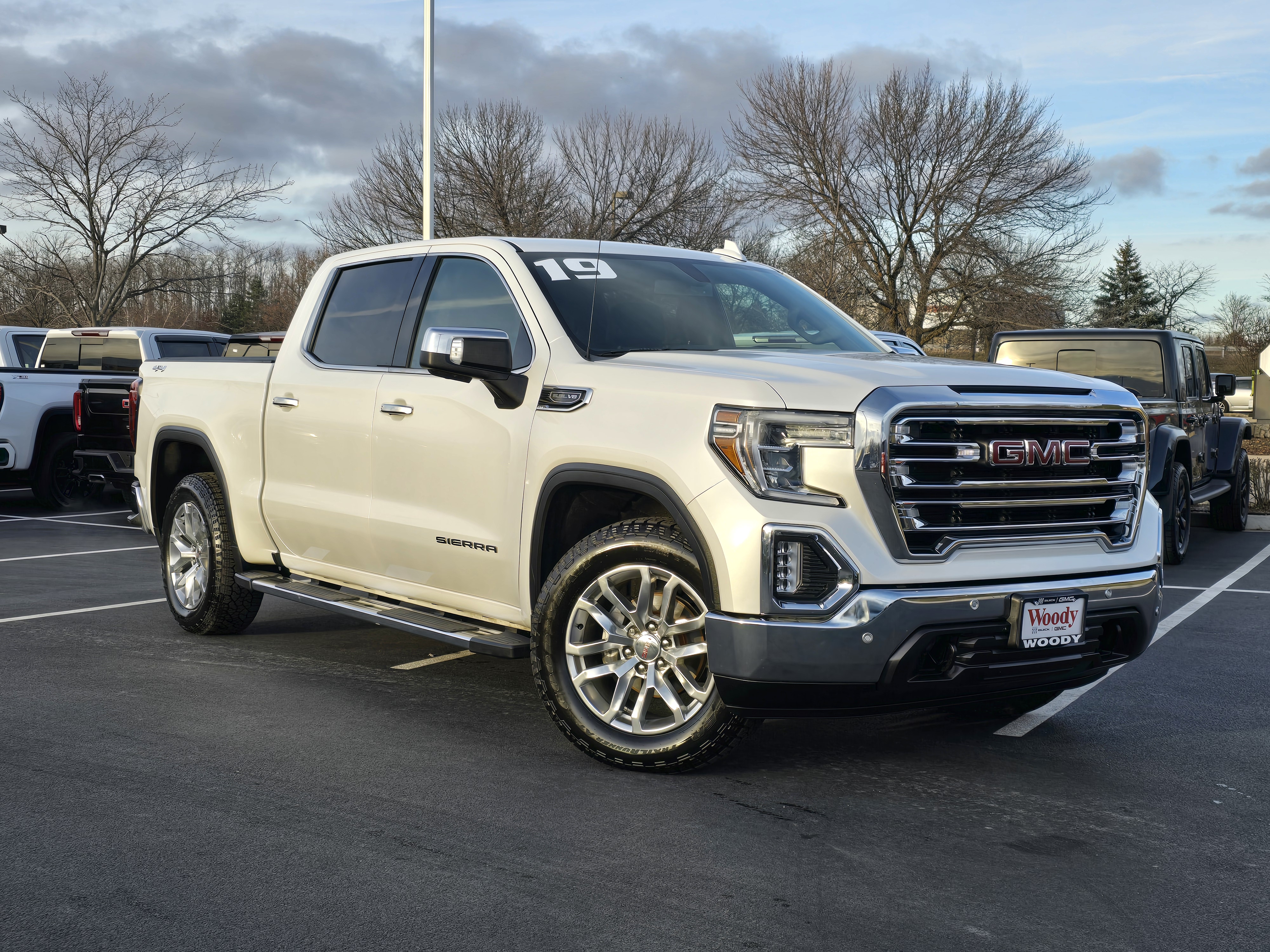 2019 GMC Sierra 1500 SLT 2