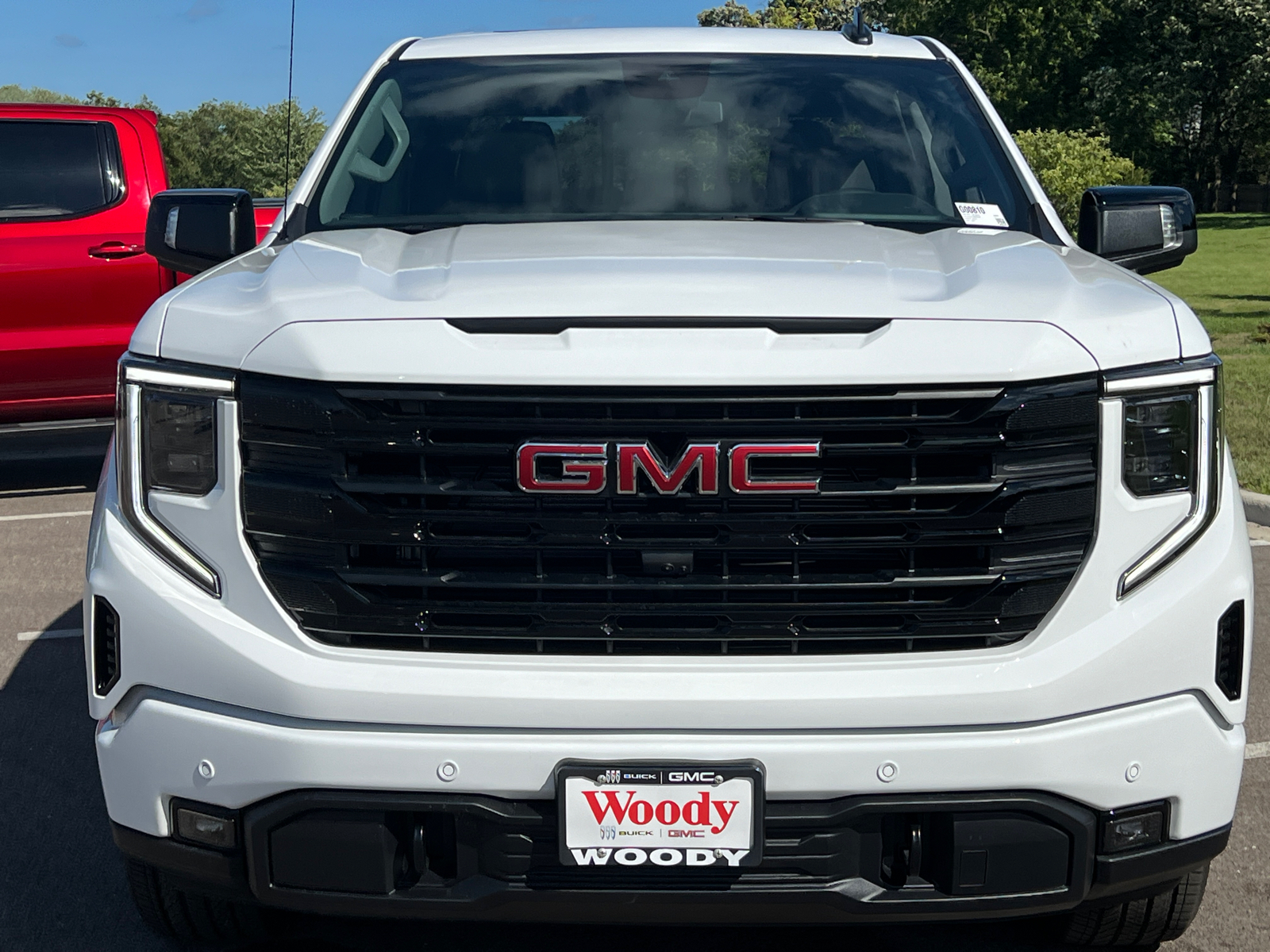 2024 GMC Sierra 1500 Elevation 2