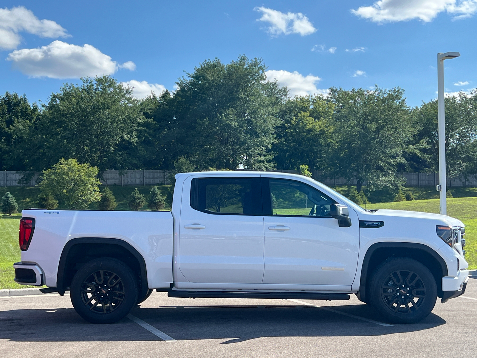 2024 GMC Sierra 1500 Elevation 8