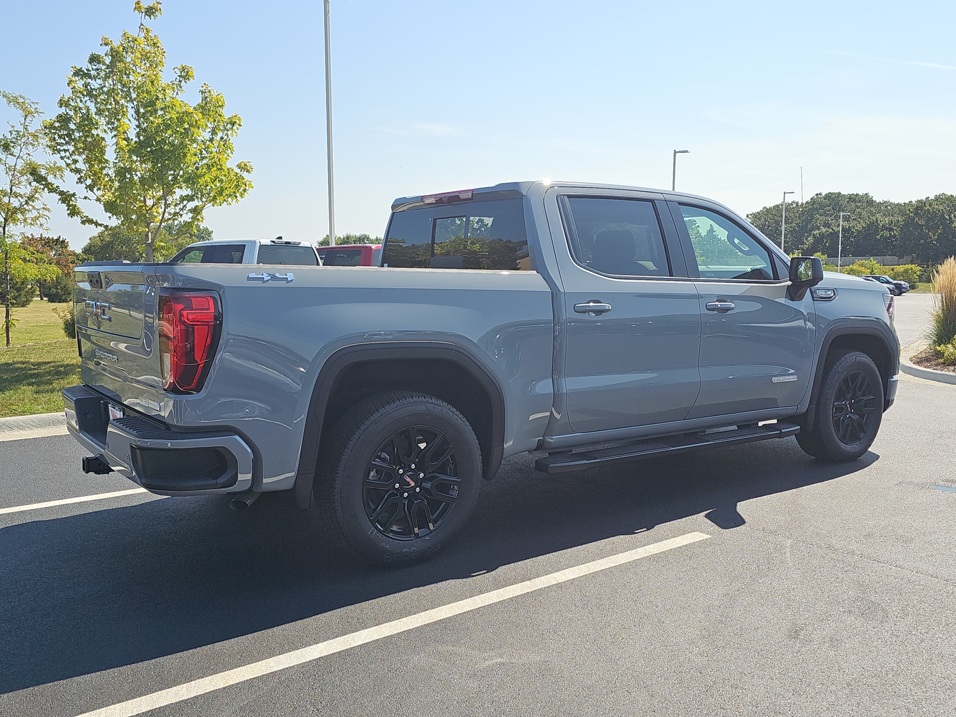 2024 GMC Sierra 1500 Elevation 8