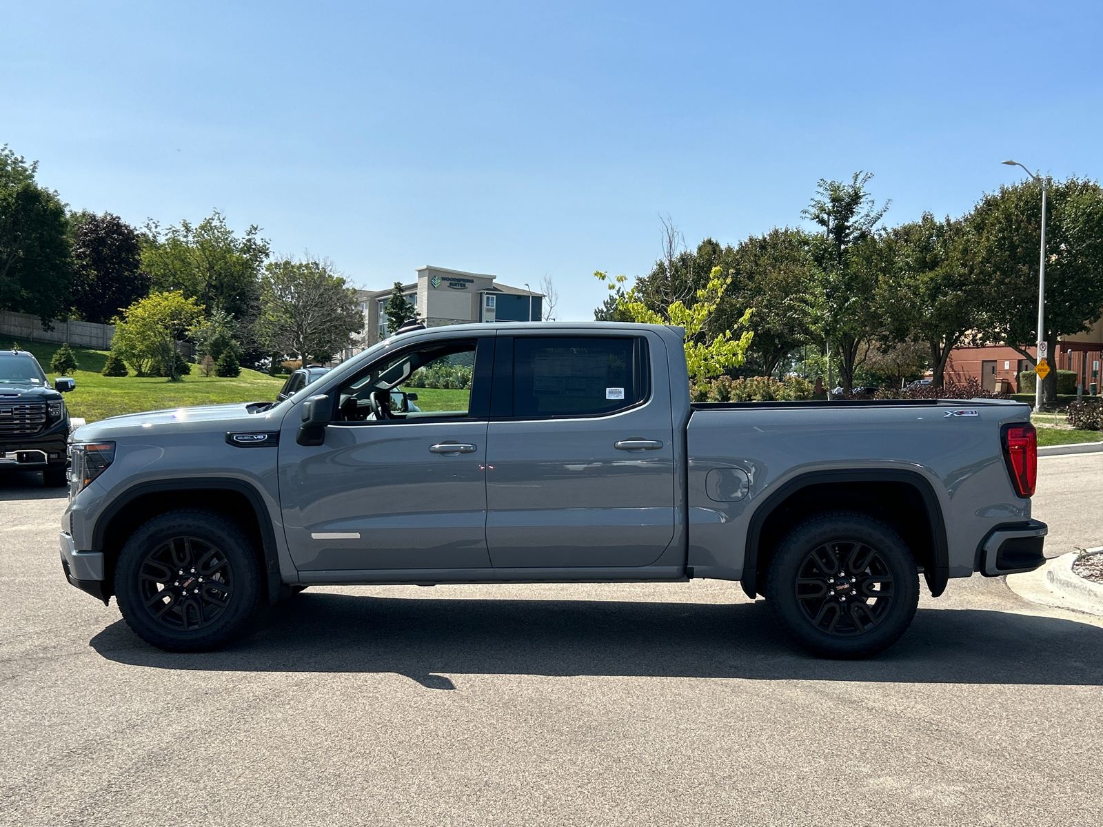 2024 GMC Sierra 1500 Elevation 5