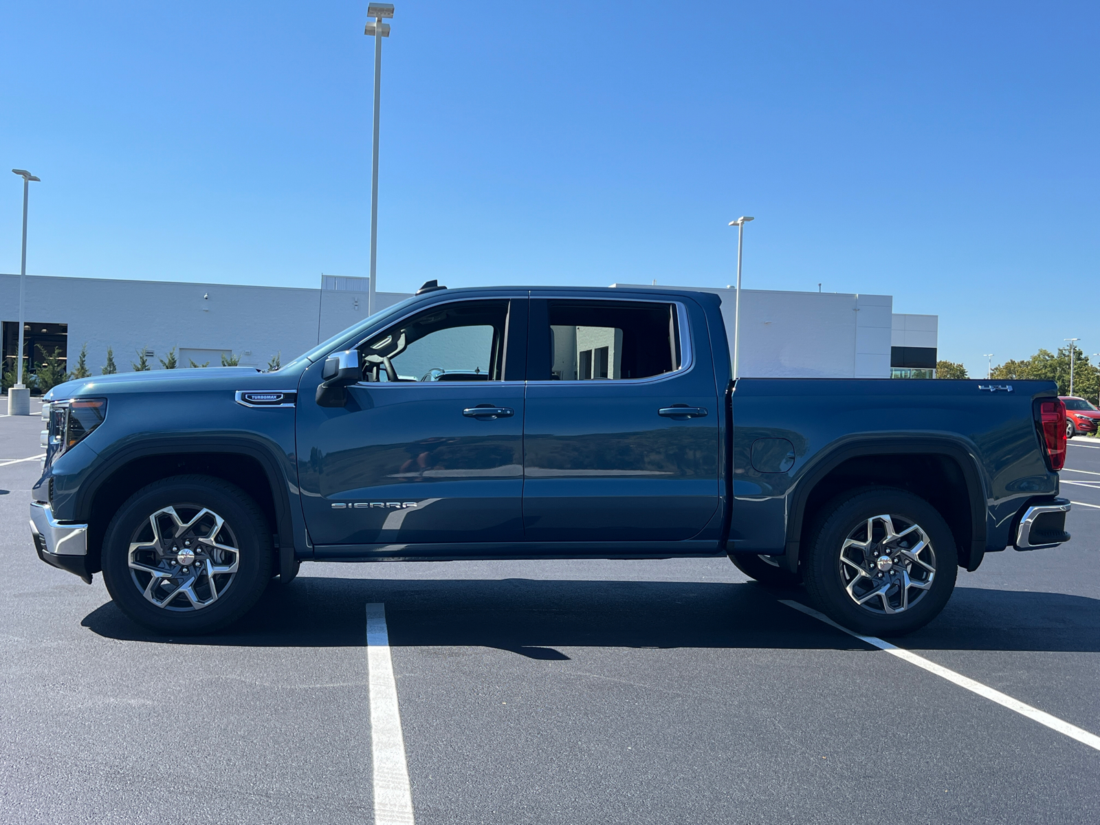 2024 GMC Sierra 1500 SLE 5