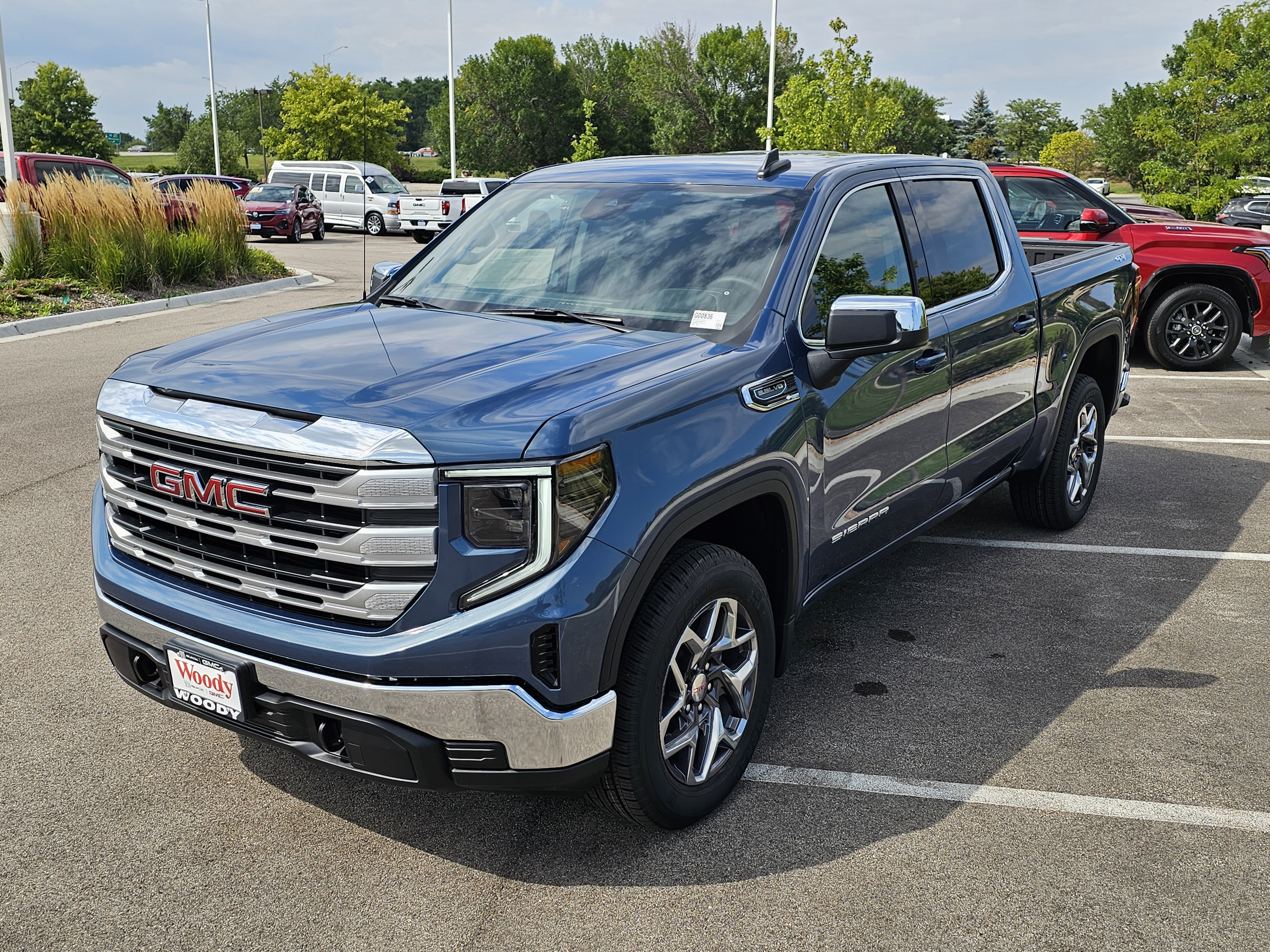 2024 GMC Sierra 1500 SLE 9