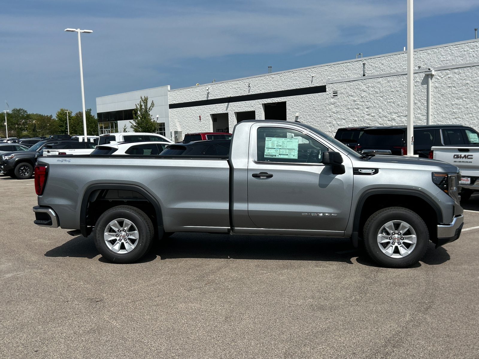 2024 GMC Sierra 1500 Pro 9