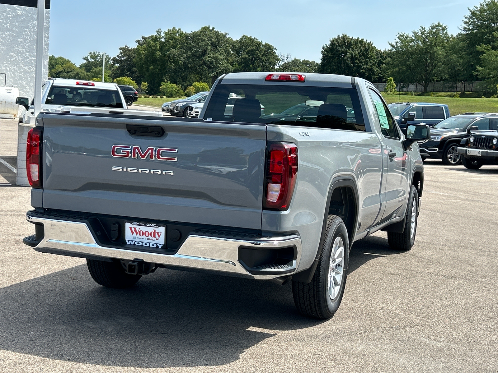 2024 GMC Sierra 1500 Pro 8